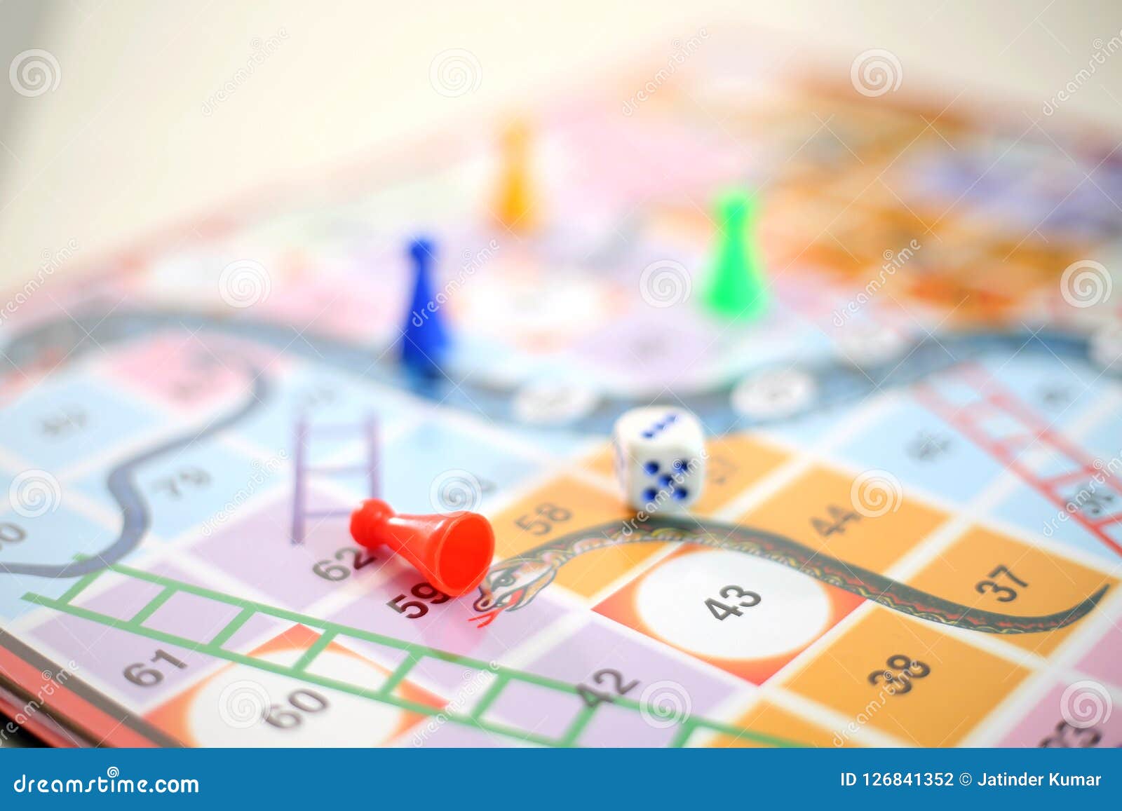 五颜六色的蛇和梯子棋的图片库存照片 图片包括有五颜六色的蛇和梯子棋的图片 五颜六色的蛇和梯子棋的图片库存照片 图片包括有五颜六色的蛇和梯子棋的图片