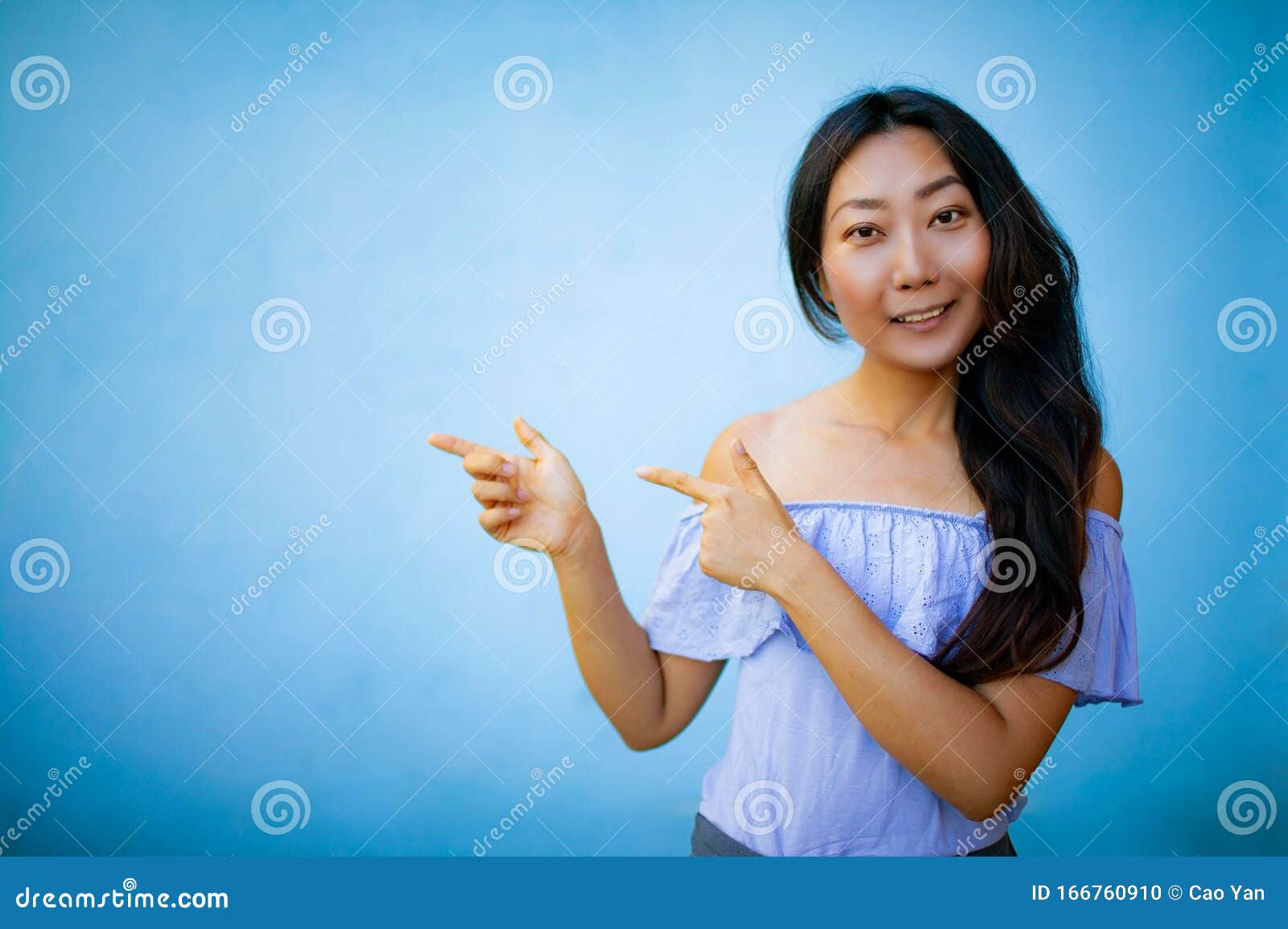 亚洲女人指空画像库存照片 图片包括有成人 一个 纵向 蓝色 华美 指向 红色 复制 亚洲女人指空画像库存照片 图片包括有成人 一个 纵向 蓝色 华美 指向 红色 复制