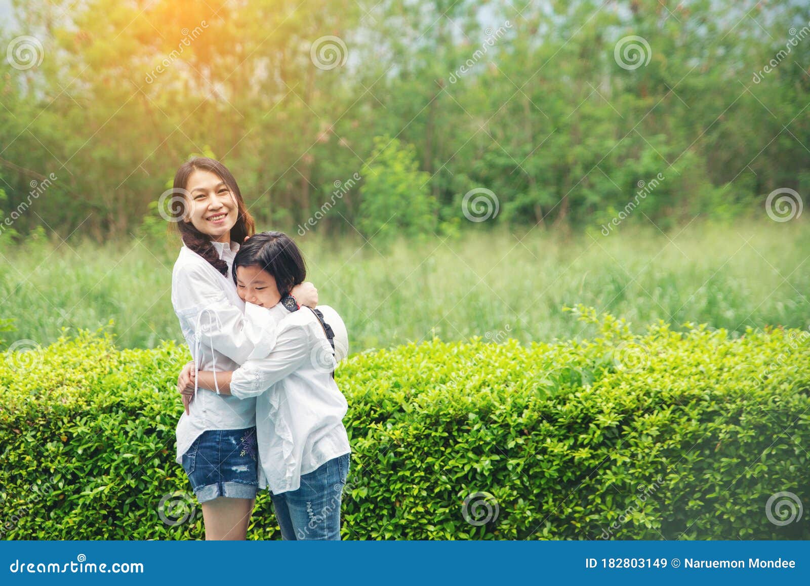 亚洲母子库存图片 图片包括有女孩 乐趣 概念 愉快 快乐 孩子 生活方式 逗人喜爱 亚洲母子库存图片 图片包括有女孩 乐趣 概念 愉快 快乐 孩子 生活方式 逗人喜爱