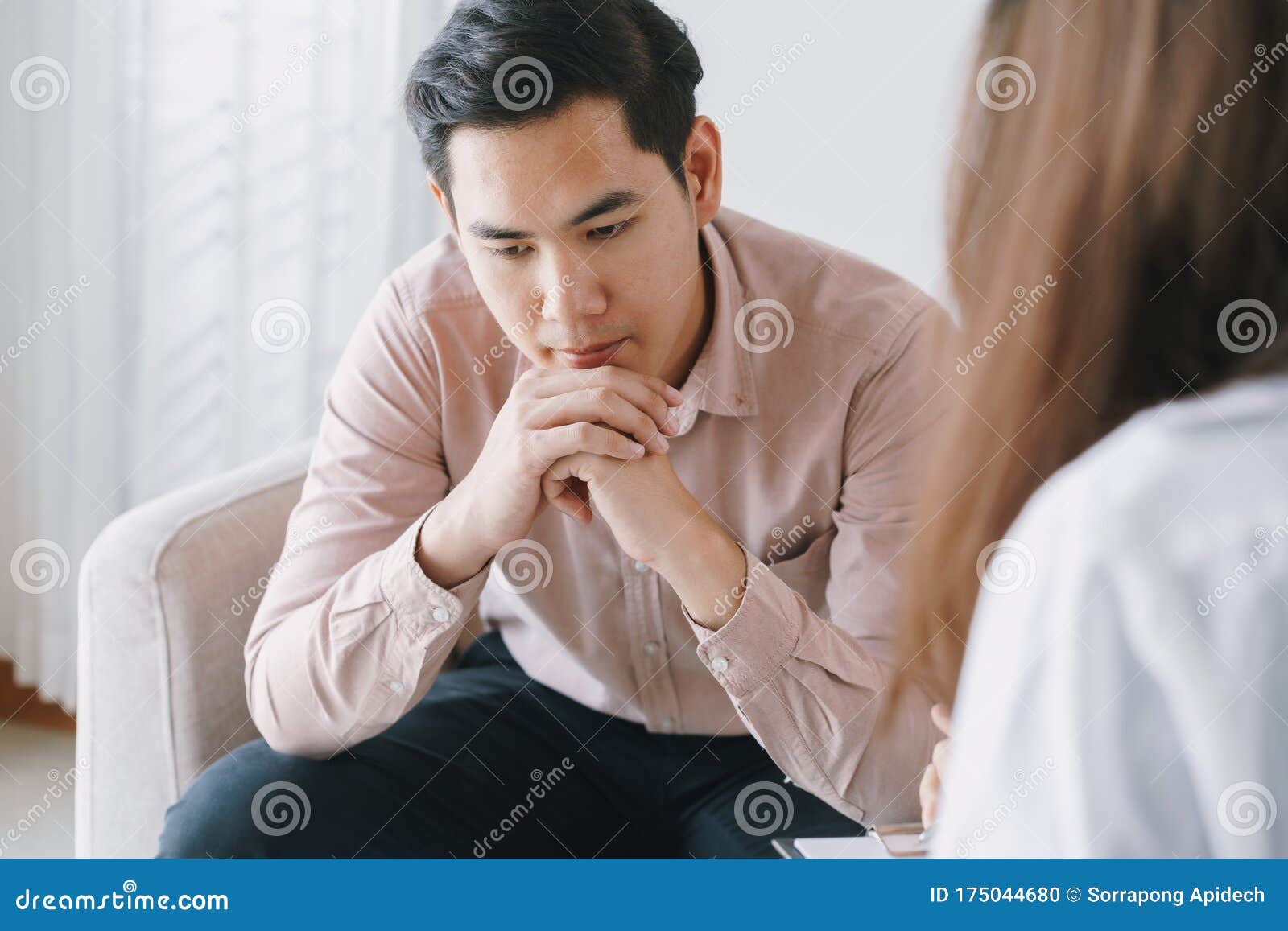 亚洲男性心理病患妇女检查咨询与心理治疗精神病库存照片 图片包括有精神 专业人员 紊乱 男人 亚洲男性心理病患妇女检查咨询与心理治疗精神病库存照片 图片包括有精神 专业人员 紊乱 男人