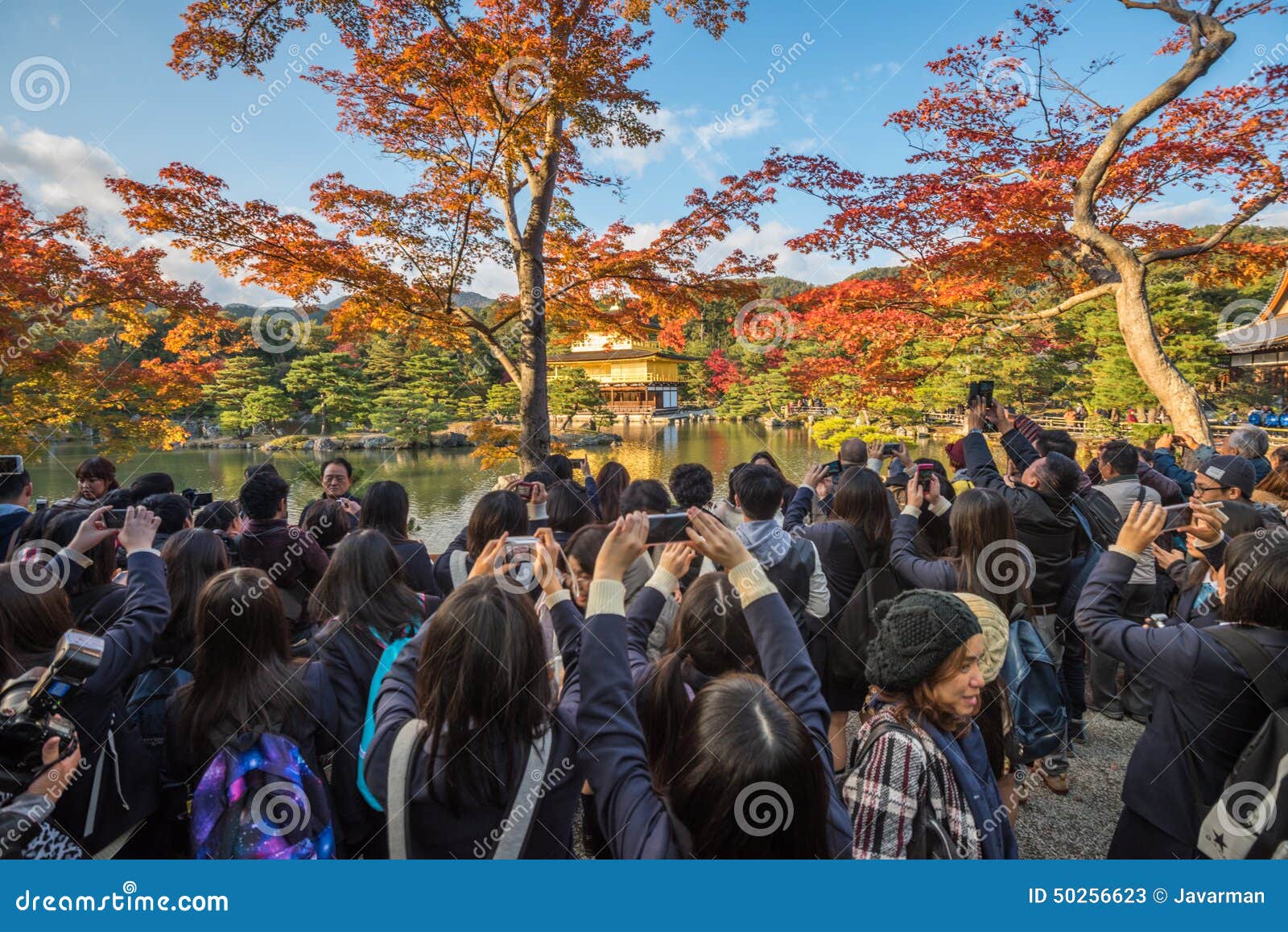 京都 日本 14年11月 18日 旅游人群在京都编辑类库存照片 图片包括有14年11月 18日 旅游人群在京都