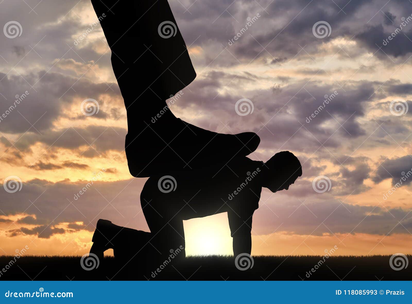 人性尊严的屈辱的概念库存图片 图片包括有痛苦 敌手 成人 商业 竞争 概念 失败者 人性尊严的屈辱的概念库存图片 图片包括有痛苦 敌手 成人 商业 竞争 概念 失败者