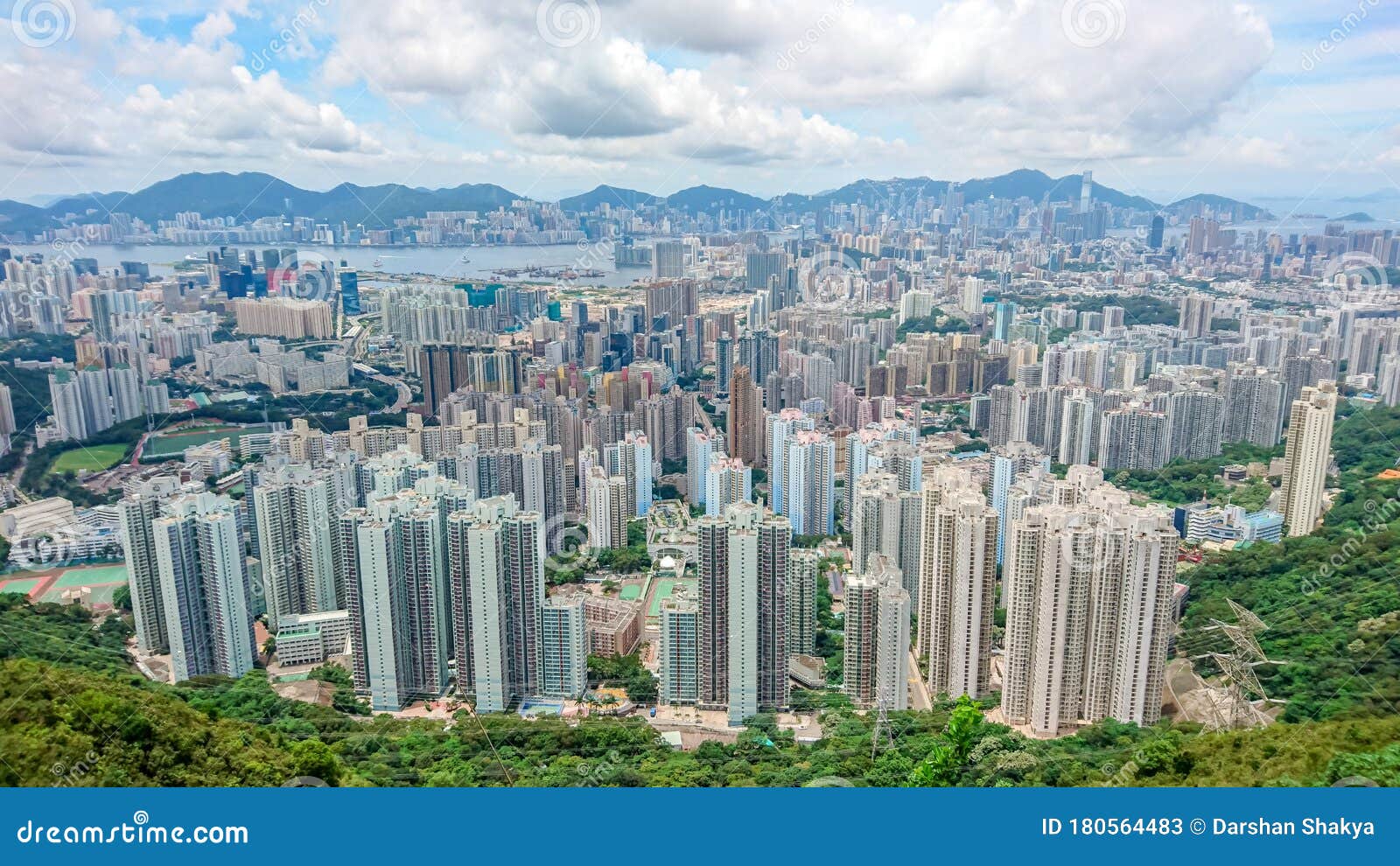 从狮石俯瞰香港混凝土丛林 俯瞰香港九龙城的广角空景库存图片 图片包括有城市 背包 基础设施 从狮石俯瞰香港混凝土丛林 俯瞰香港九龙城的广角空景库存图片 图片包括有城市 背包 基础设施
