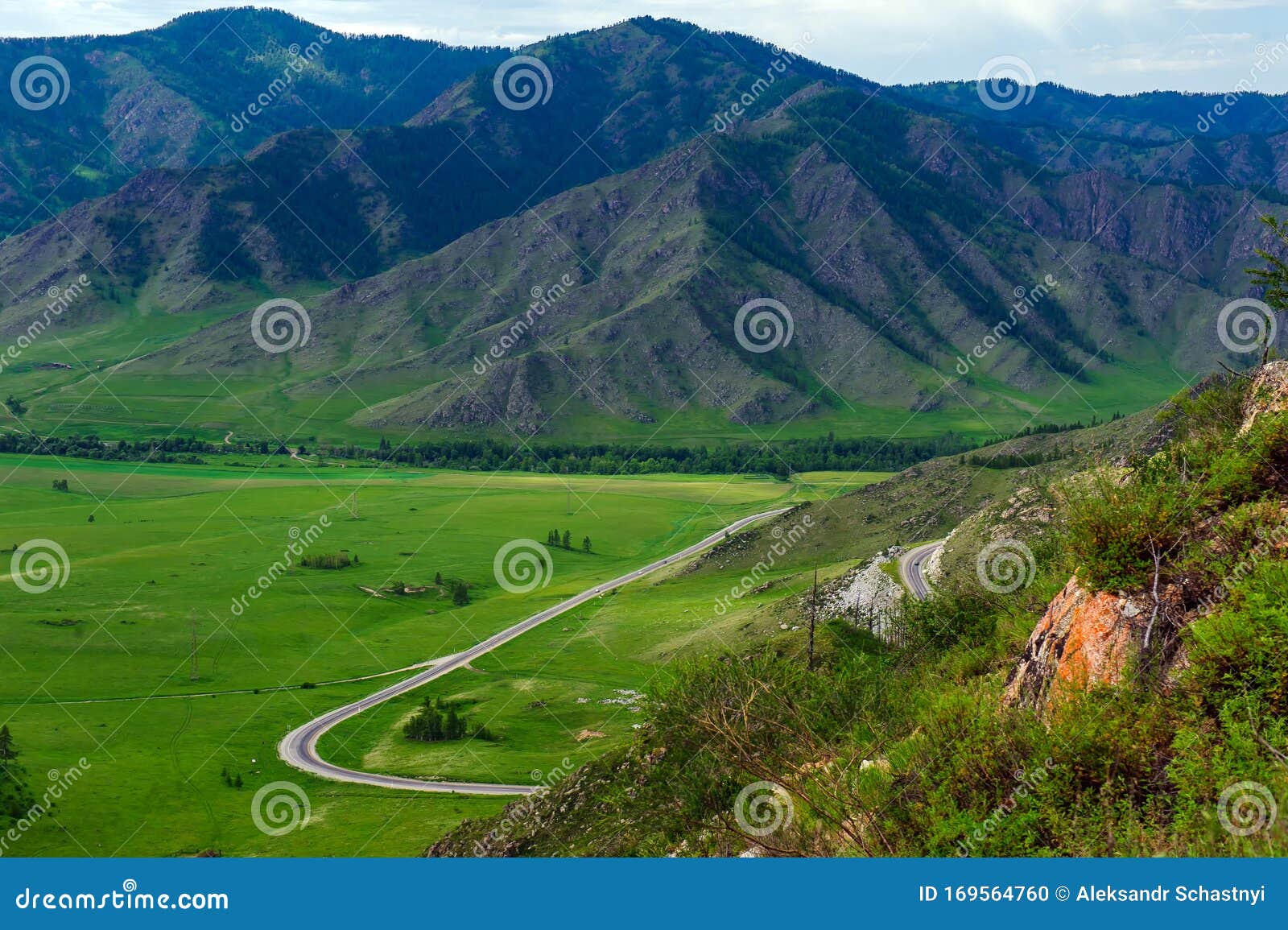 从路面 山口和绿地的观察点欣赏壮丽的景色山景 自然背景 汽车库存照片 图片包括有本质 路径 从路面 山口和绿地的观察点欣赏壮丽的景色山景 自然背景 汽车库存照片 图片包括有本质 路径
