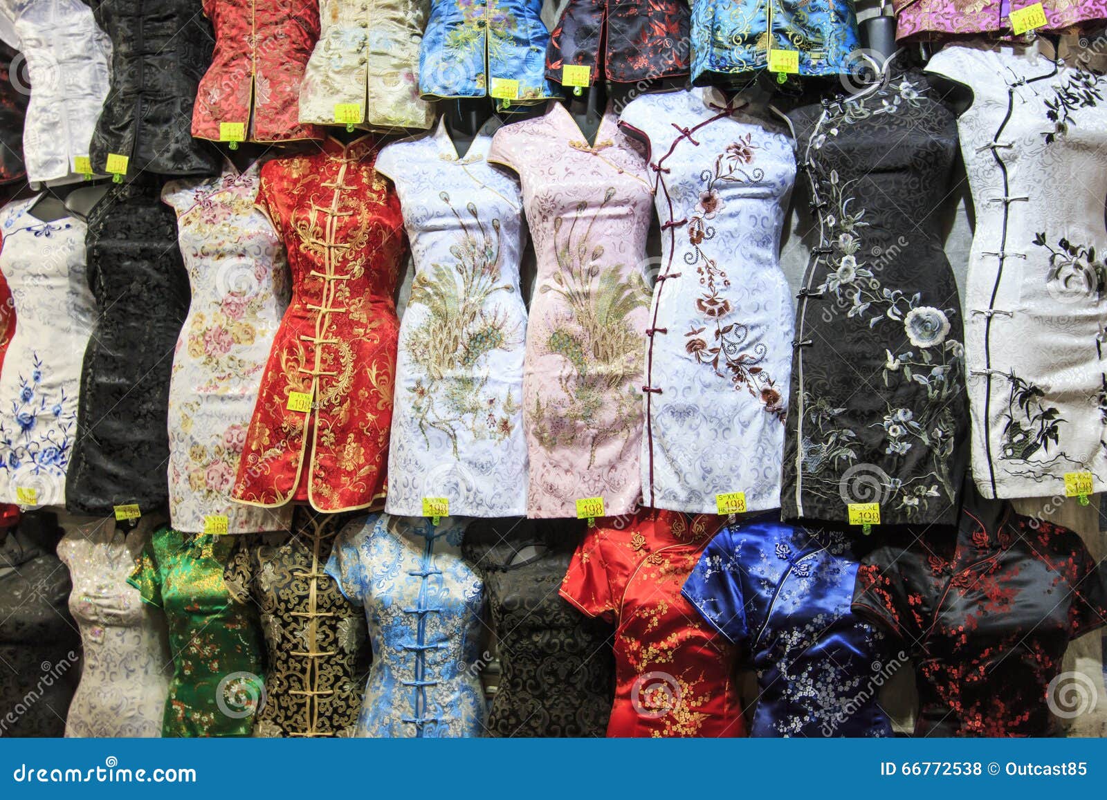 传统香港服装在寺庙街道 香港的待售编辑类库存照片 图片包括有传统香港服装在寺庙街道 香港的待售 传统香港服装在寺庙街道 香港的待售编辑类库存照片 图片包括有传统香港服装在寺庙街道 香港的待售