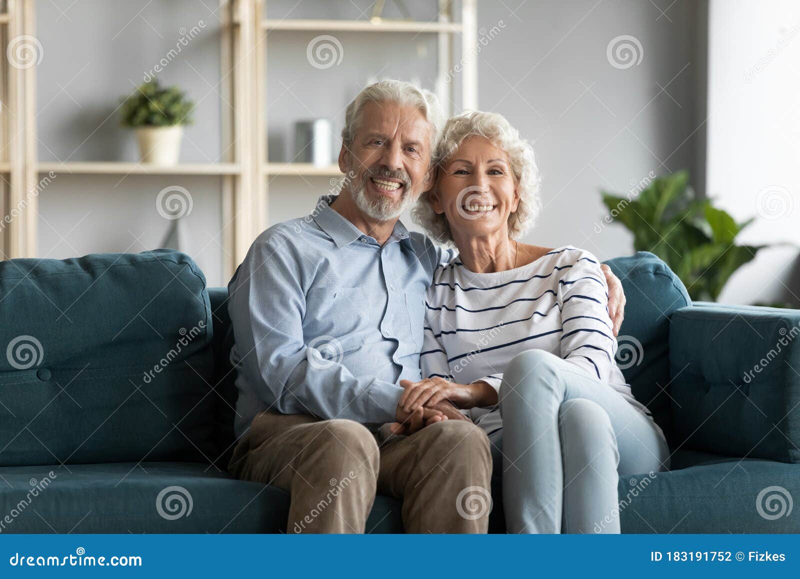 健康中年夫妇照相库存照片 图片包括有健康中年夫妇照相