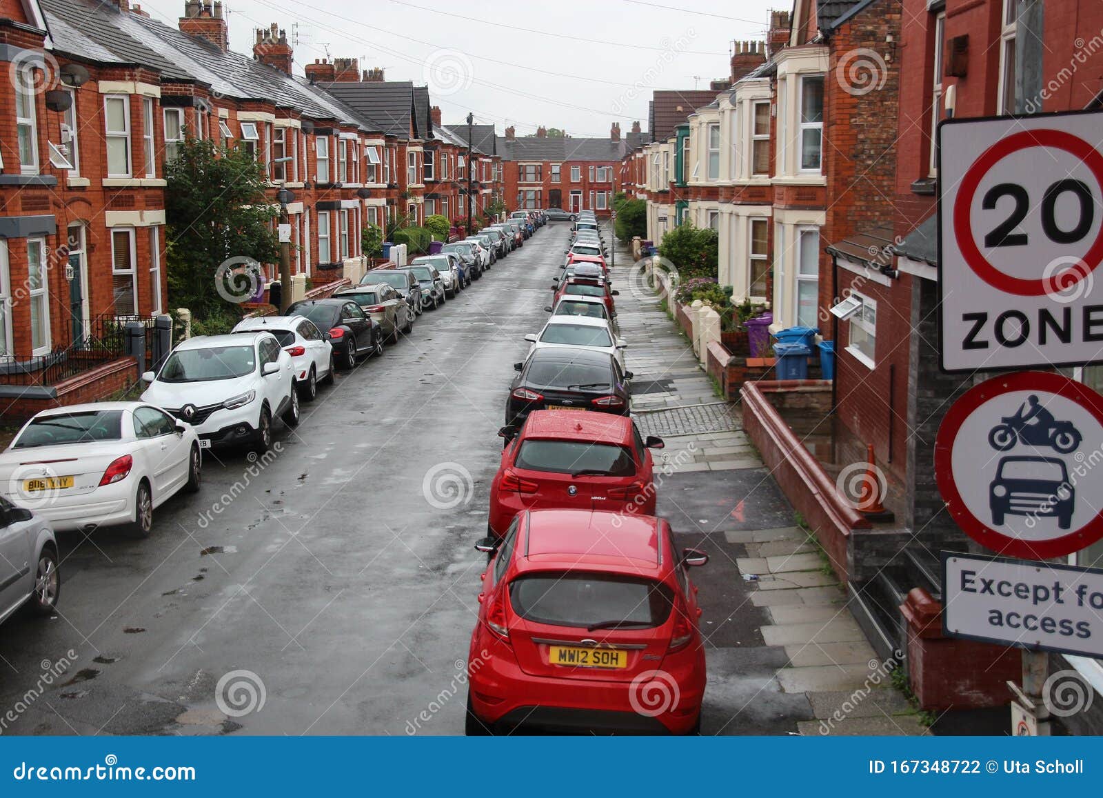 利物浦郊区莫斯利山的住宅街上 都是披头士乐队的四名成员英格兰图库摄影片 图片包括有吸引力 道路