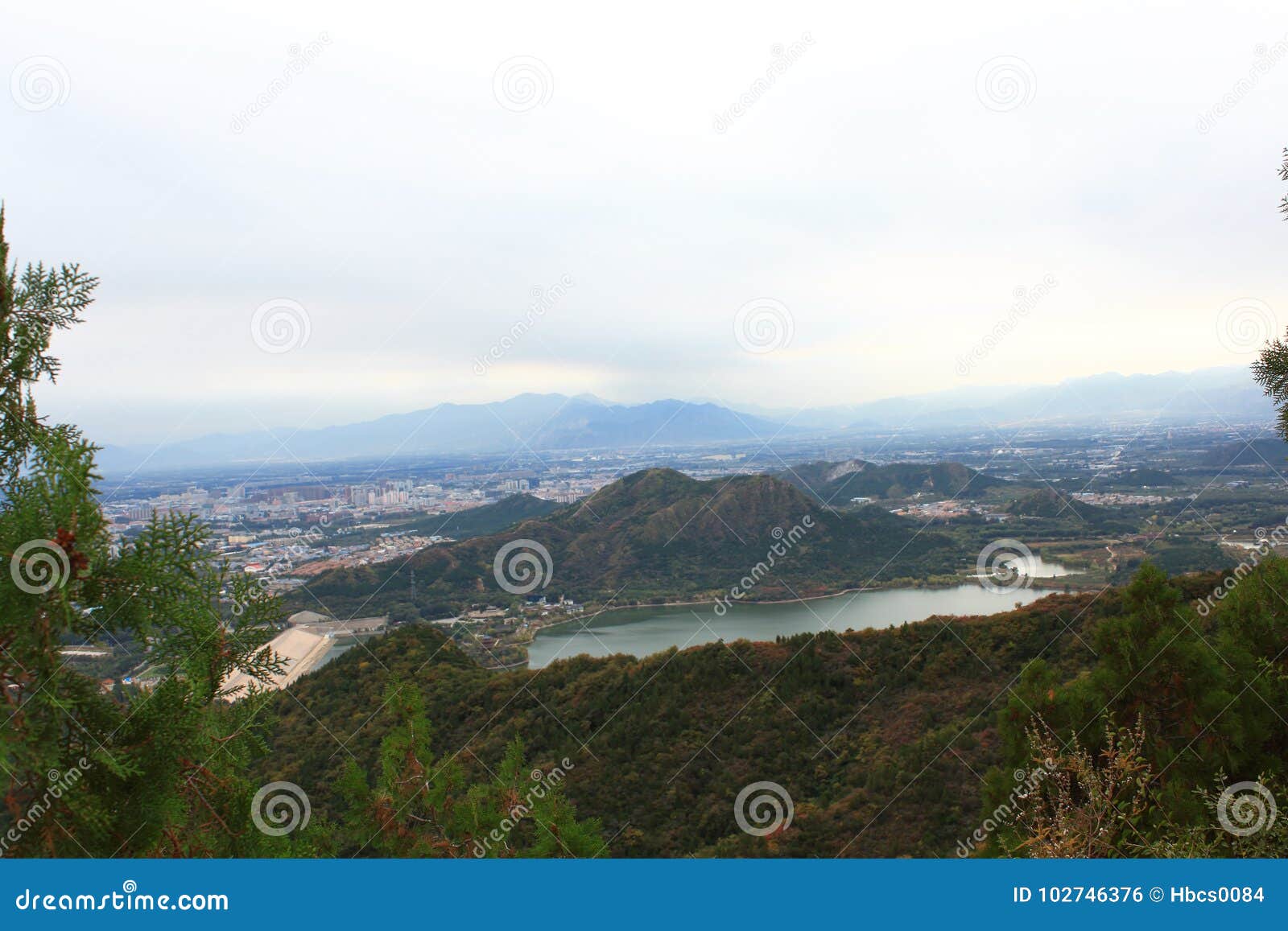 北京邙山国民森林公园风景库存照片 图片包括有聚会所 背包 公园 国家 地区 森林 旅行 北京邙山国民森林公园风景库存照片 图片包括有聚会所 背包 公园 国家 地区 森林 旅行