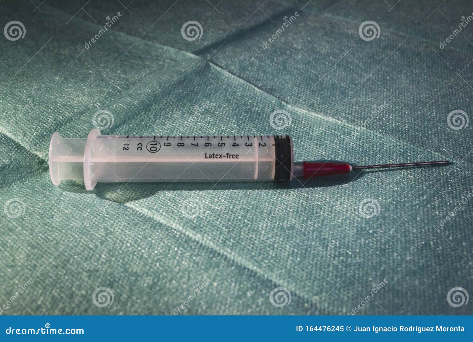 医疗设备 带红色针尖的注射器库存图片 图片包括有运行 手术 解剖刀 医疗 外科 空白 医疗设备 带红色针尖的注射器库存图片 图片包括有运行 手术 解剖刀 医疗 外科 空白