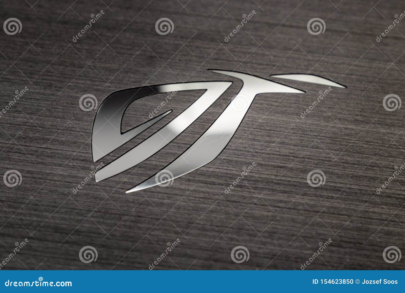 Logo Of Asus Gaming Laptop Rog Or Republic Of Gamers On The Asus Laptop 编辑类图片 图片包括有republic Logo Logo Of Asus Gaming Laptop Rog Or Republic Of Gamers On The Asus Laptop 编辑类图片 图片包括有republic Logo