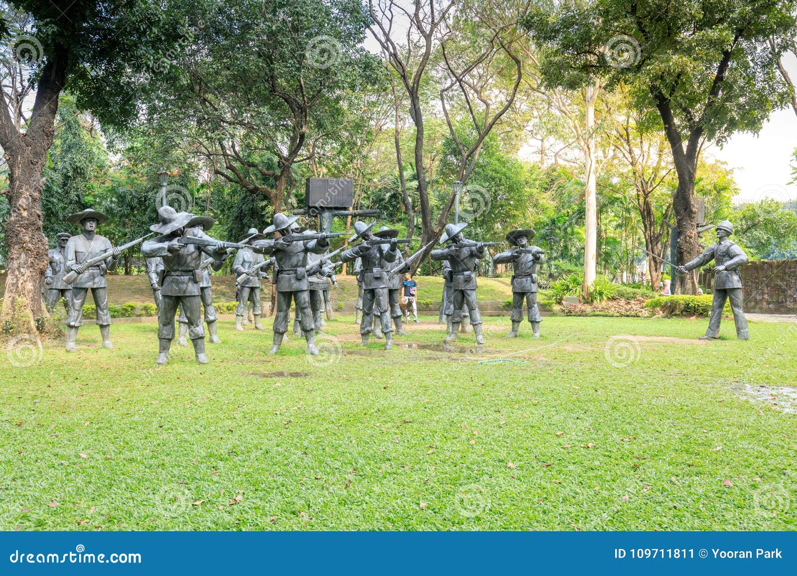 博士殉教在黎刹公园的何塞里扎尔大金属雕象 马尼拉编辑类照片 图片包括有地铁 聚会所 殉教