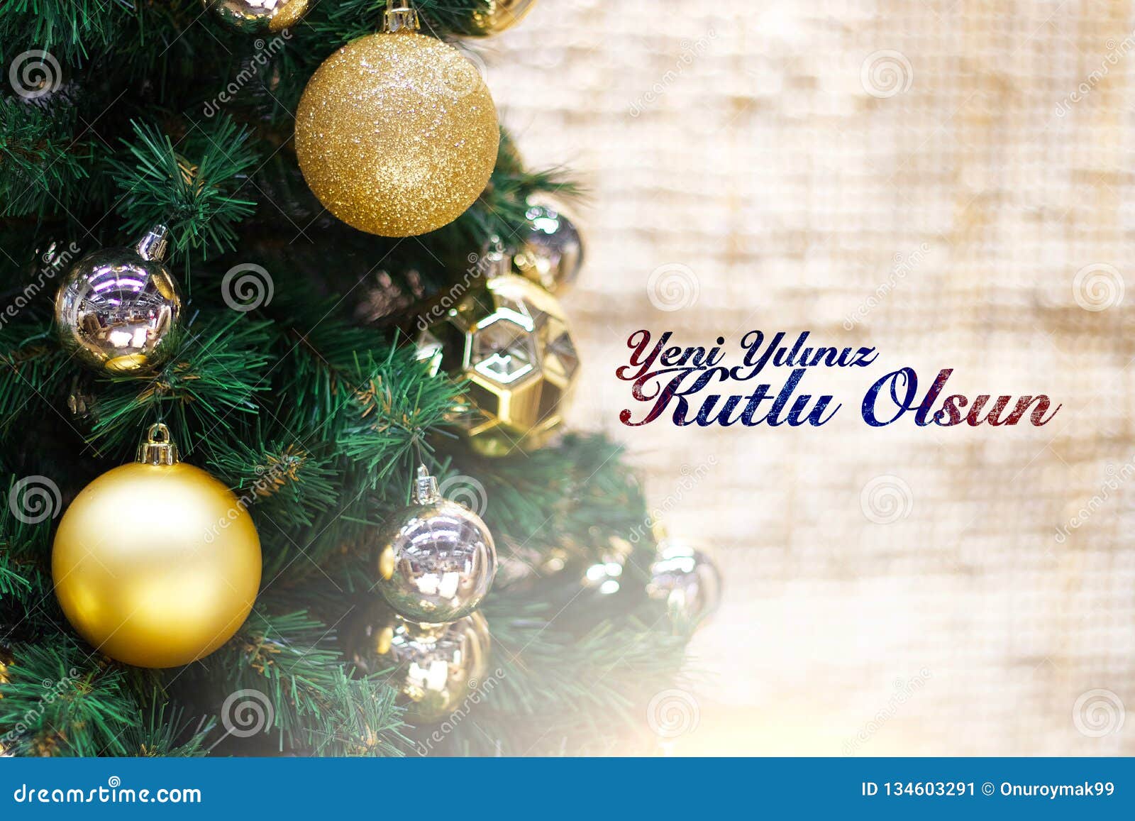 发光的金子和银色圣诞节球在白色与松树yeni Yiliniz Kutlu Olsun手段新年快乐库存图片 图片包括有发光的金子和银色圣诞节球在白色与松树 Kutlu 发光的金子和银色圣诞节球在白色与松树yeni Yiliniz Kutlu Olsun手段新年快乐库存图片 图片包括有发光的金子和银色圣诞节球在白色与松树 Kutlu