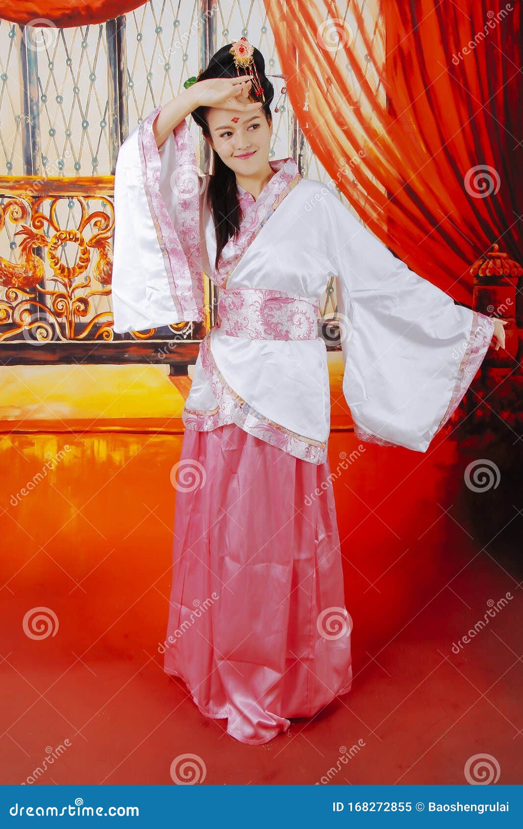 古代宫殿中美丽的亚洲女性库存图片 图片包括有塑造 迷住 非常 衣裳 再生产 适当地 减速火箭 古代宫殿中美丽的亚洲女性库存图片 图片包括有塑造 迷住 非常 衣裳 再生产 适当地 减速火箭