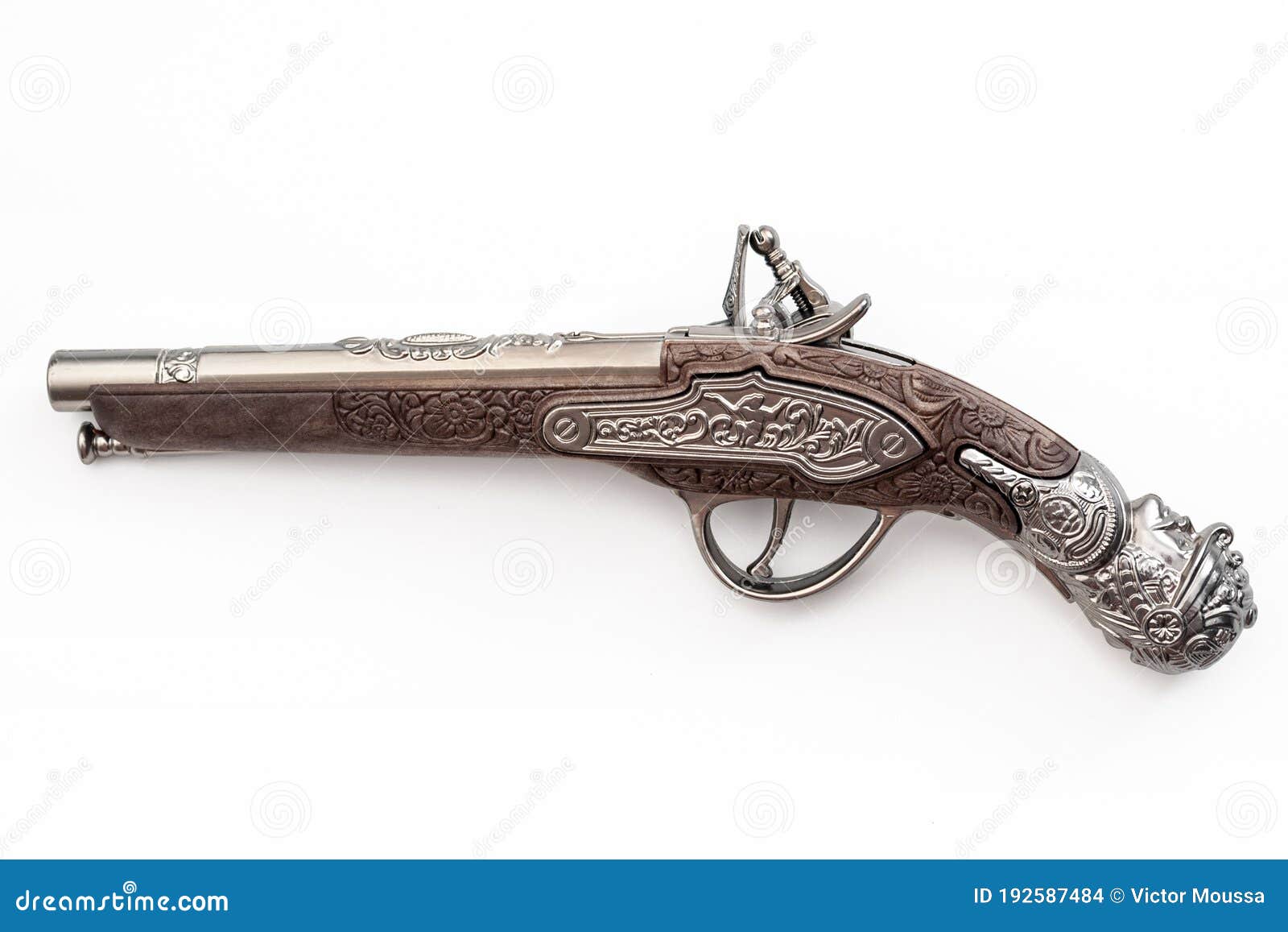 可追溯到美国革命和古董收藏概念的火器— 华丽的旧式对置式燧枪库存照片- 图片包括有金属, 决斗的: 192587484