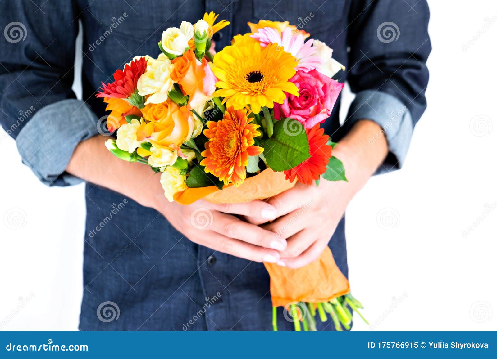 向心爱的人献花库存图片 图片包括有表示 生日 自然 女朋友 产生 坦率 男人 男性