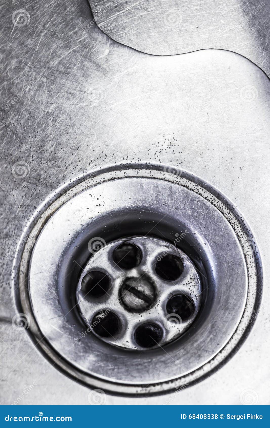 在厨房水槽的排水孔库存照片 图片包括有移动 照亮 龙头 镀铬物 下来 圈子 漏洞 液体 在厨房水槽的排水孔库存照片 图片包括有移动 照亮 龙头 镀铬物 下来 圈子 漏洞 液体