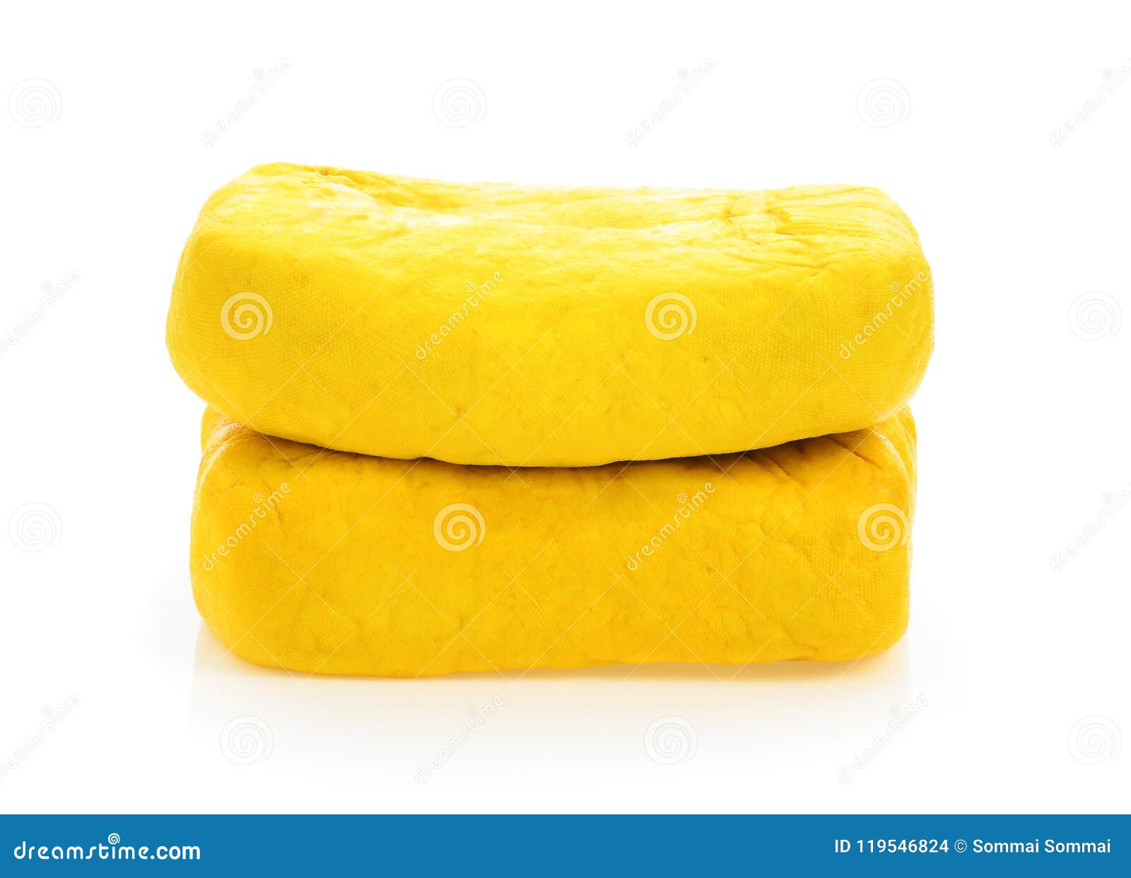 在白色背景的黄色豆腐库存照片 图片包括有美食 发酵 新鲜 干酪 部分 多维数据集 食物