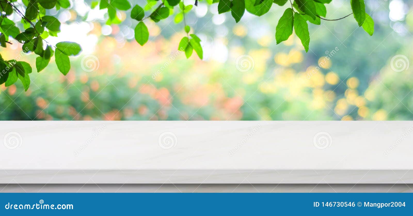 在迷离绿色树自然公园背景 产品显示蒙太奇的空的白色大理石桌库存照片 图片包括有嘲笑 计数器 在迷离绿色树自然公园背景 产品显示蒙太奇的空的白色大理石桌库存照片 图片包括有嘲笑 计数器