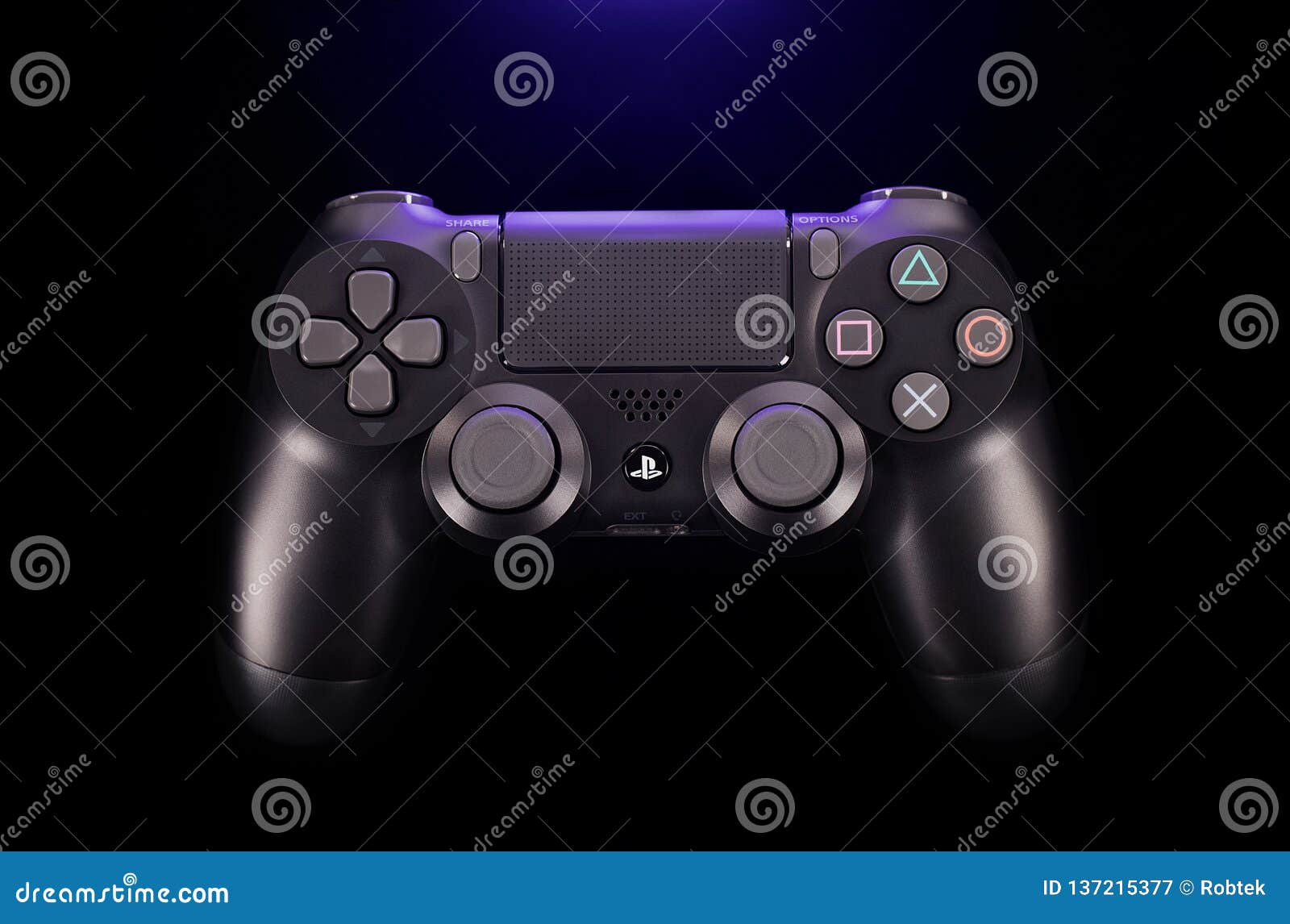 在黑背景的索尼ps4控制器图库摄影片 图片包括有在黑背景的索尼ps4控制器