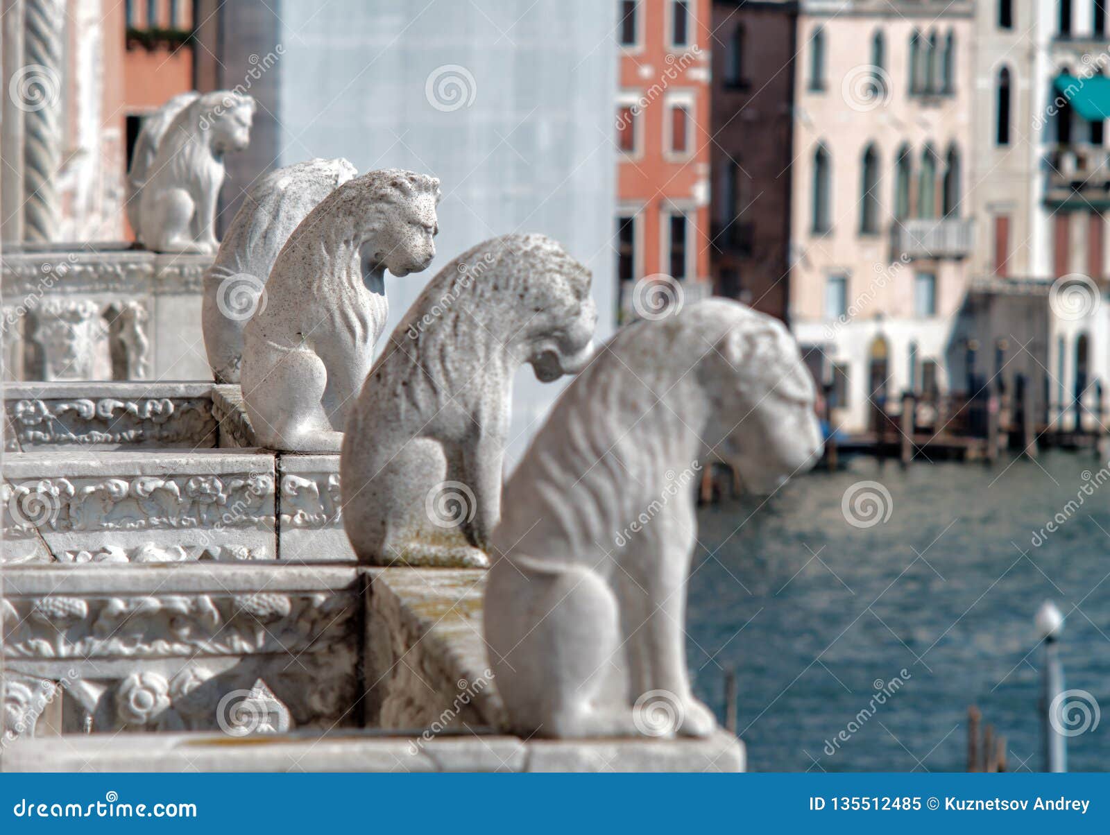 在ca De Ora Palace的阳台的狮子在威尼斯编辑类图片 图片包括有