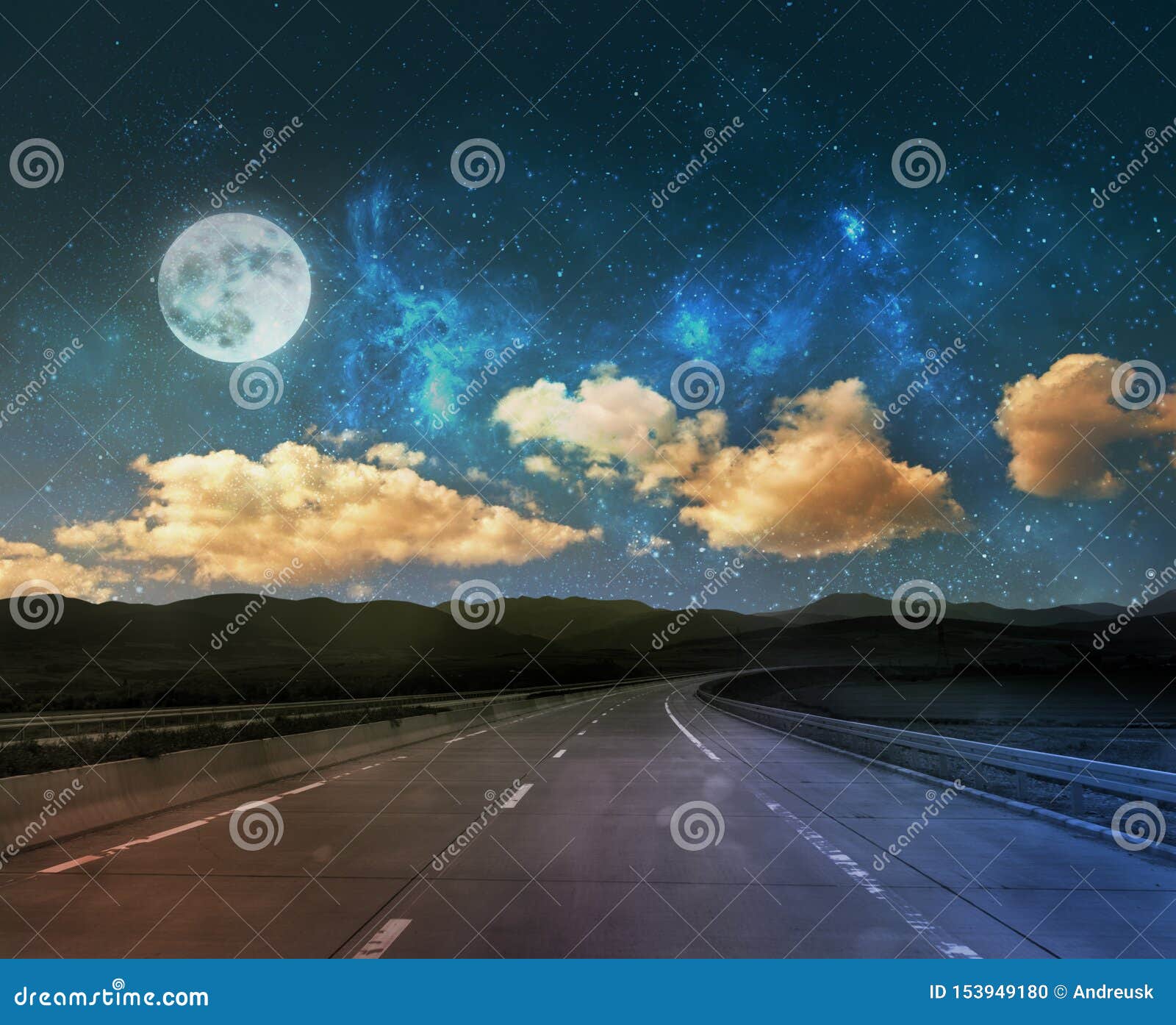 夜与月亮和星的路背景库存照片 图片包括有驱动器 农村 道路 月亮 天空 黑暗 展望期