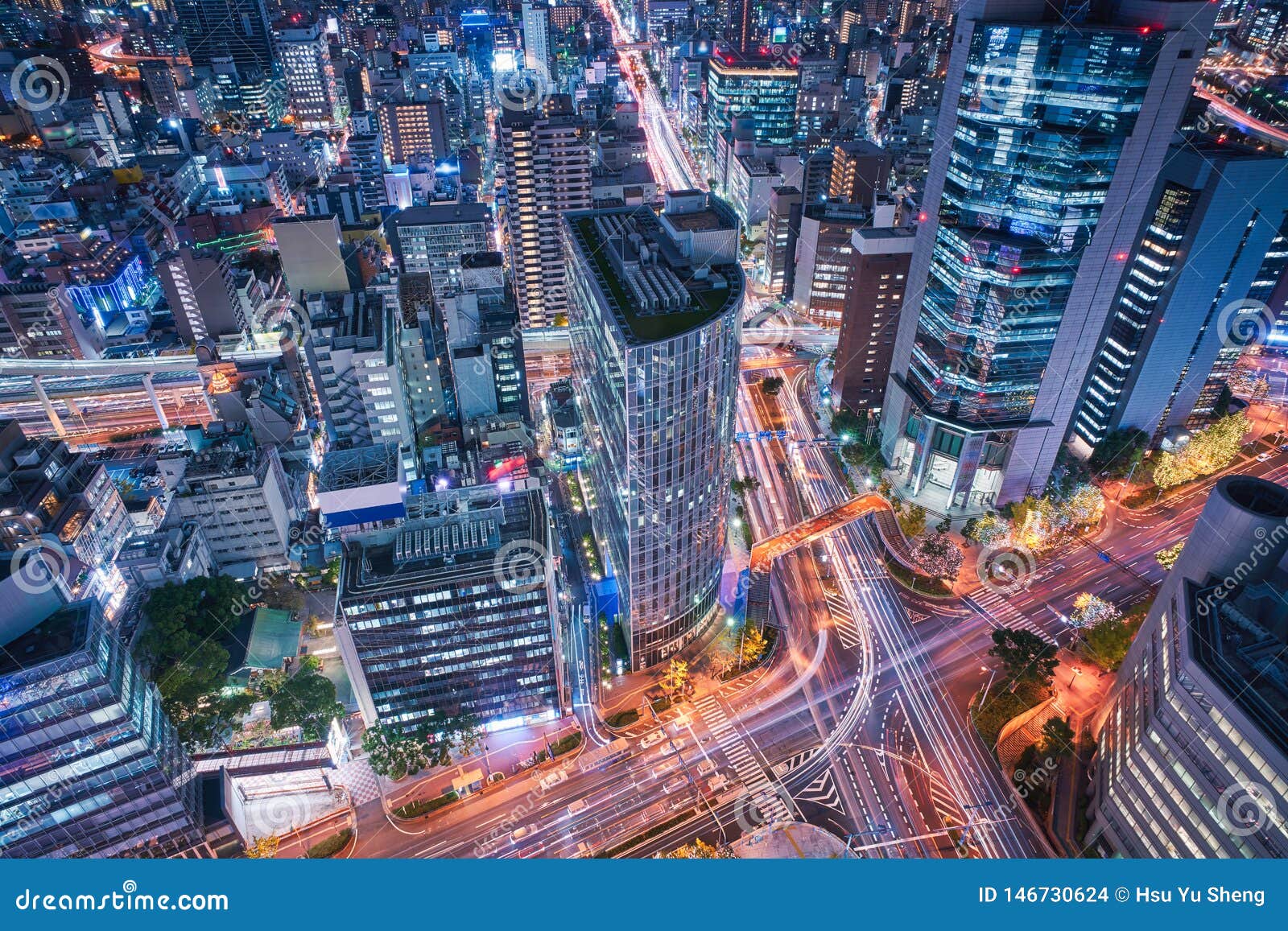 大阪市地平线-亚洲现代企业城市，都市风景俯视图在晚上库存照片. 图片  image