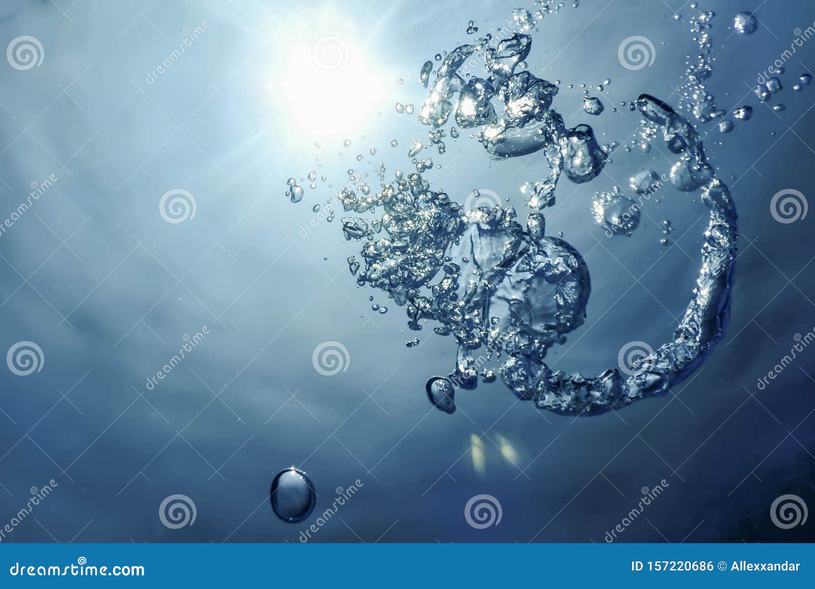 太阳下的水下气泡水下背景气泡库存照片 图片包括有 太阳下的水下气泡水下背景气泡库存照片 图片包括有
