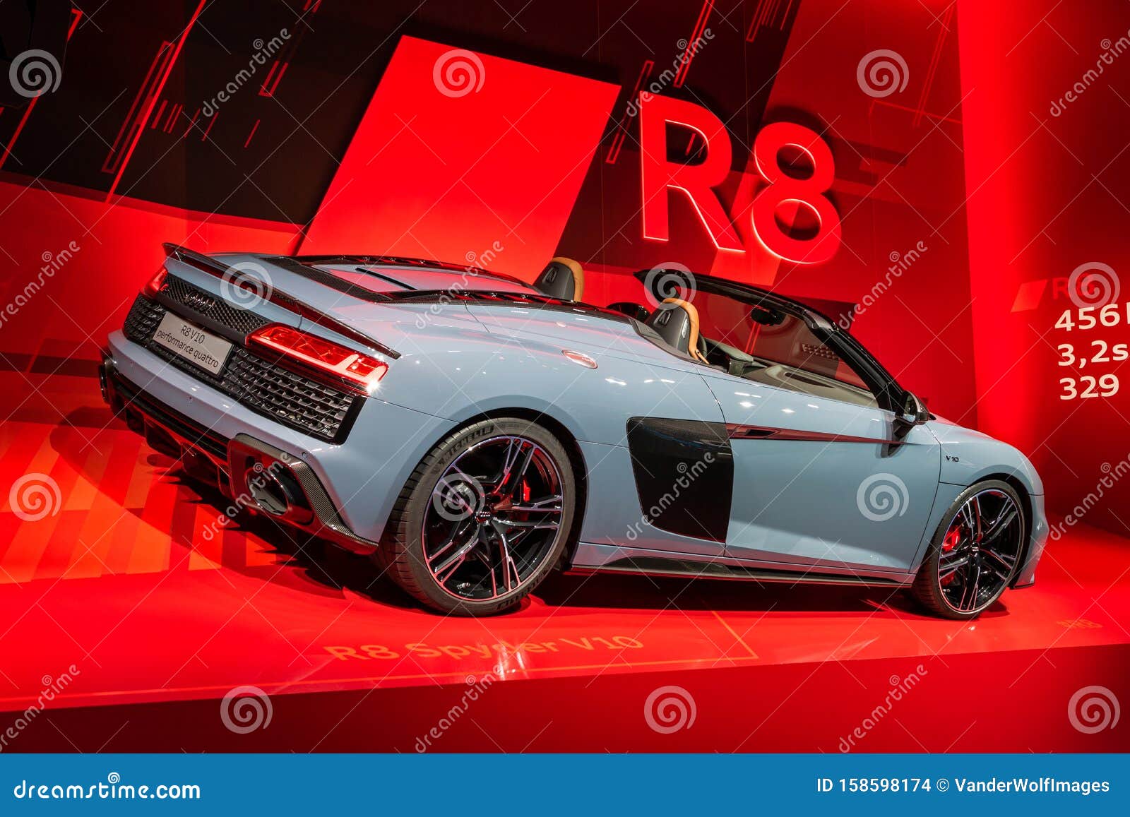奥迪r8 V10四人跑车编辑类库存图片 图片包括有显示 自动 介绍 类型 陈列室 运输 奥迪r8 V10四人跑车编辑类库存图片 图片包括有显示 自动 介绍 类型 陈列室 运输