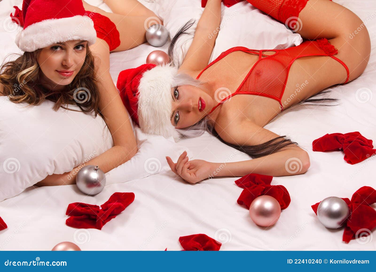 女孩性感的圣诞老人库存照片. 图片包括有人们, 庆祝, 查找, 帽子, 女孩, 女同性恋者, 是的- 22410240