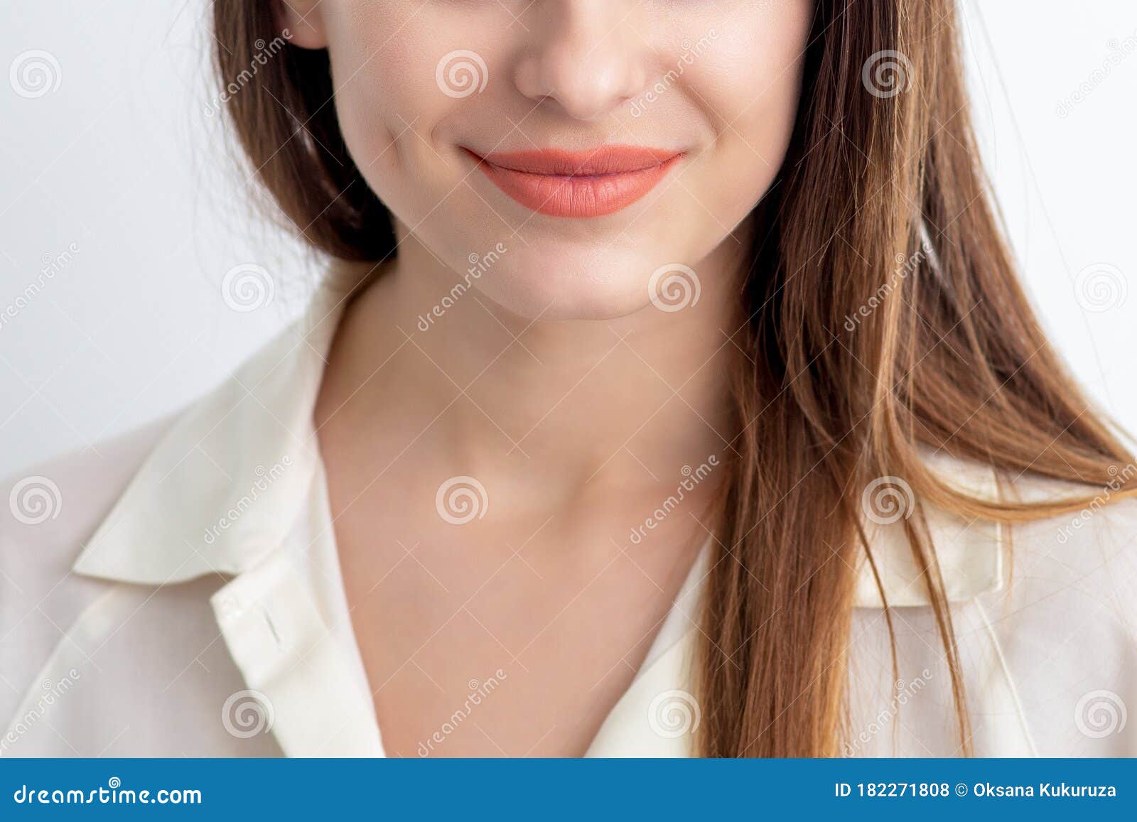 女性半脸画像库存照片 图片包括有化妆用品 脸色 构成 背包 夫人 女性 照亮 眼影膏 女性半脸画像库存照片 图片包括有化妆用品 脸色 构成 背包 夫人 女性 照亮 眼影膏