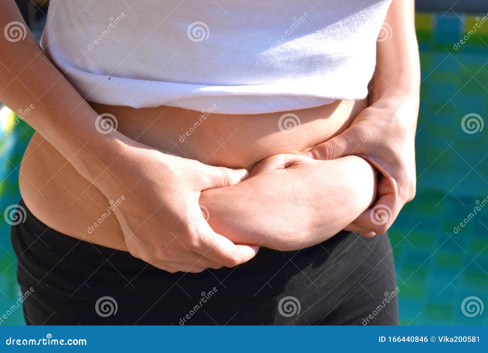 女腹上一层脂肪减肥与饮食抱着肥肚子的女孩库存照片 图片包括有健身 女孩 烧伤 侮辱 控告 女腹上一层脂肪减肥与饮食抱着肥肚子的女孩库存照片 图片包括有健身 女孩 烧伤 侮辱 控告