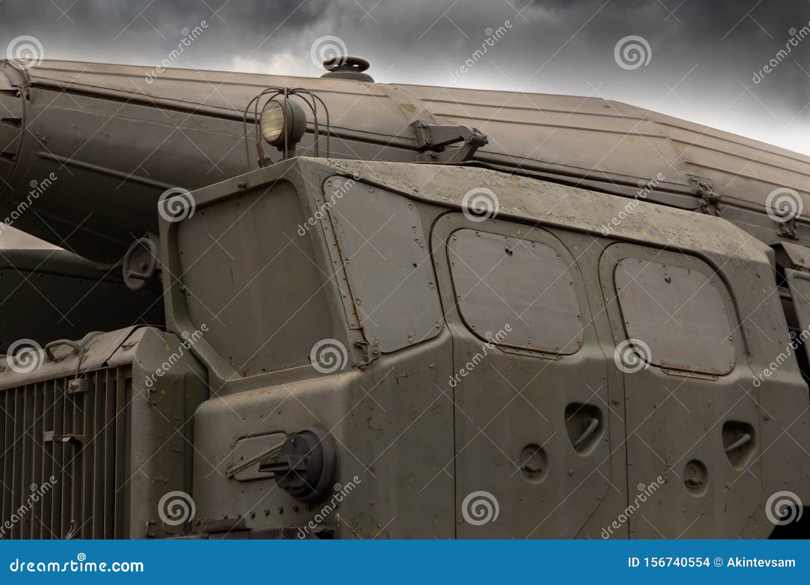 导弹发射装置作战战术导弹系统近距离驾驶室的窗户上都是装甲板军事概念库存照片 图片包括有