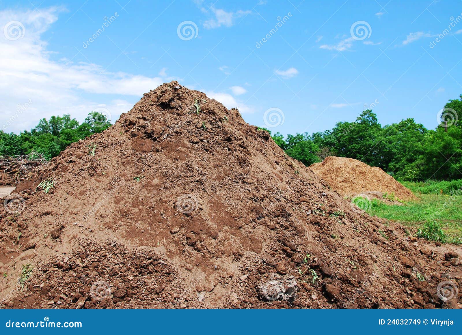 小山土壤库存图片 图片包括有