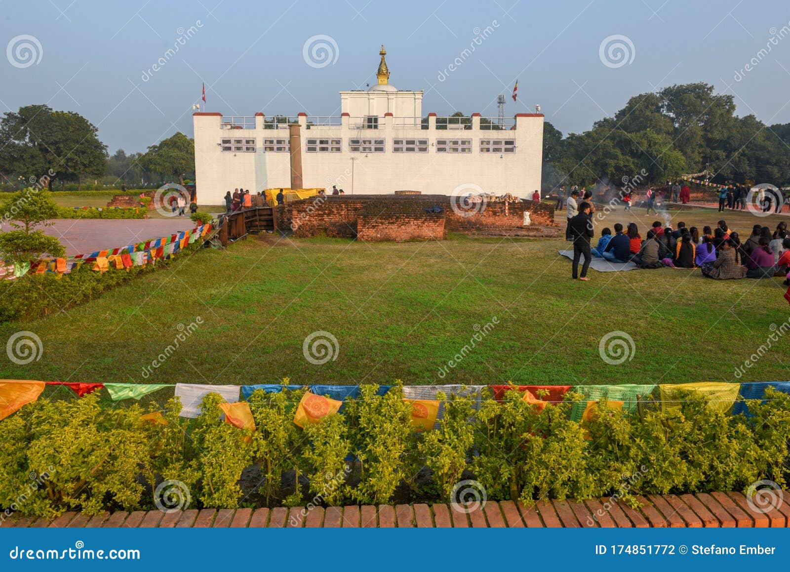 尼泊尔伦比尼玛雅德维寺佛祖诞生地图库摄影片 图片包括有圣洁 仪式 复杂 Devi 朝圣 174851772