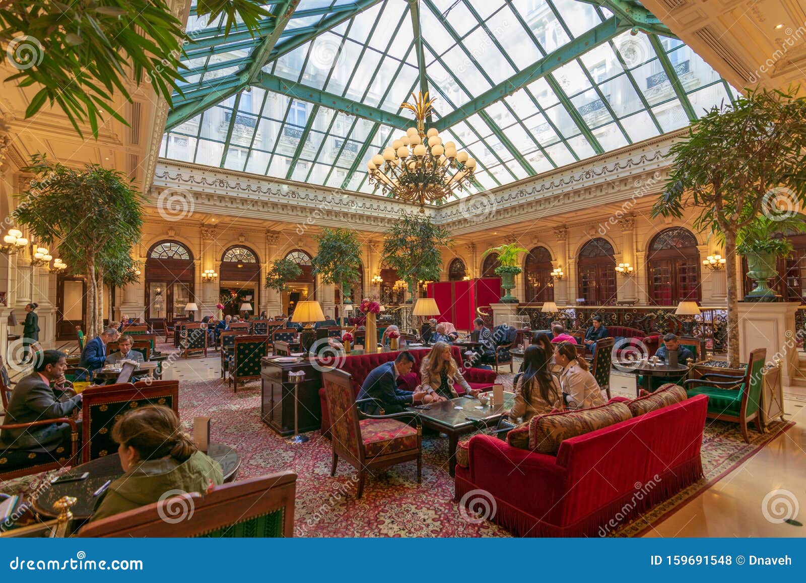 巴黎 巴黎 Cafe De La Paix和洲际乐大酒店编辑类库存照片 图片包括有咖啡馆 著名