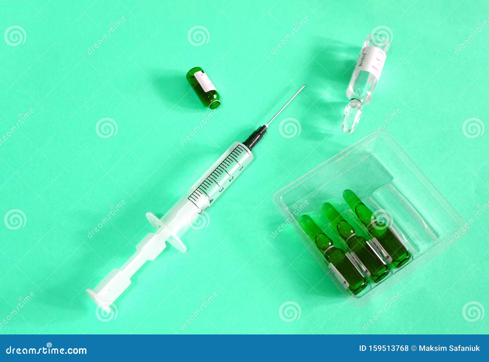 带有注射针的医用注射器急性疼痛病人的急救理念库存照片 图片包括有现有量 医疗 关心 针灸师