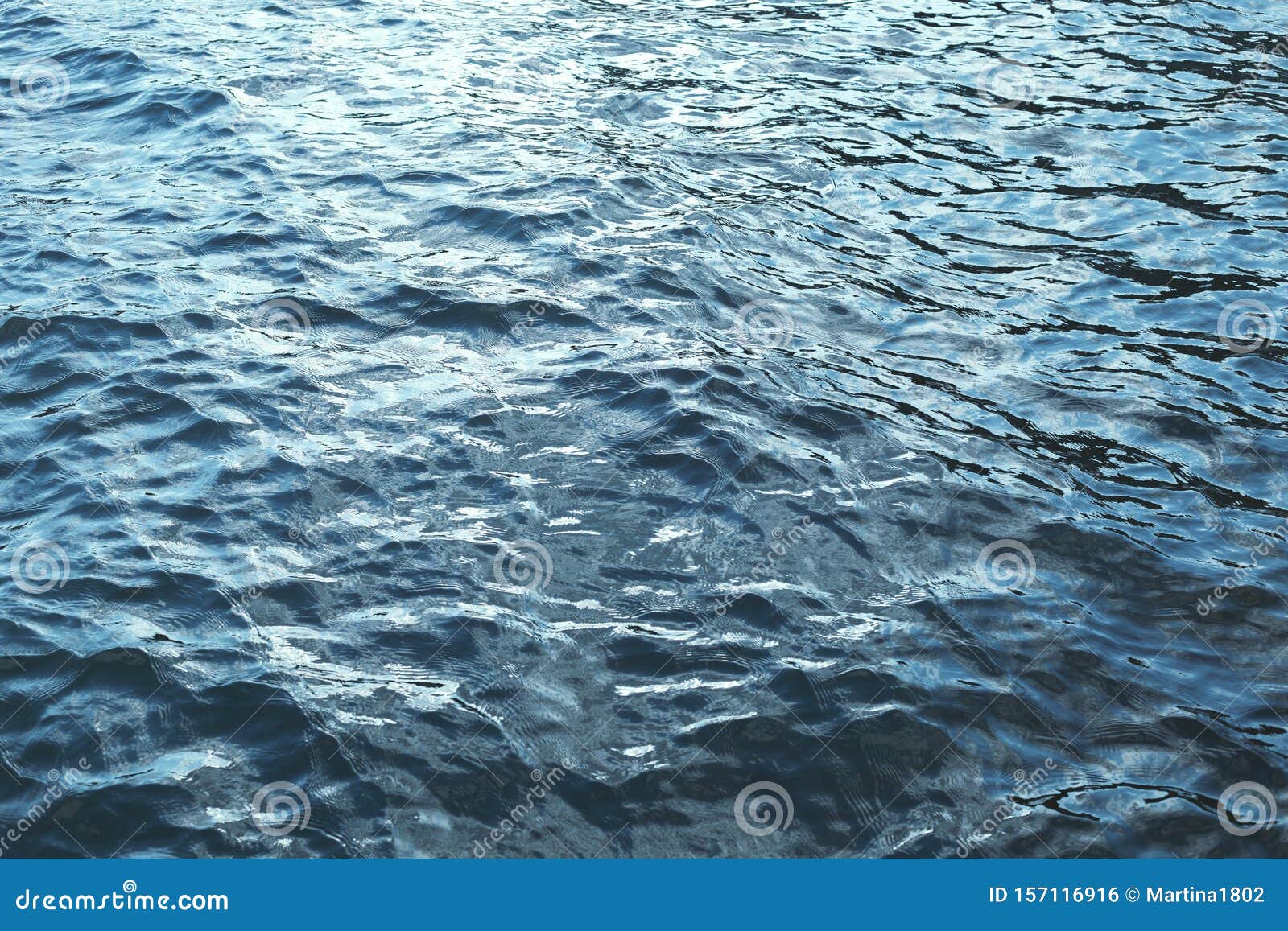 平静的海面库存照片 图片包括有平静的海面