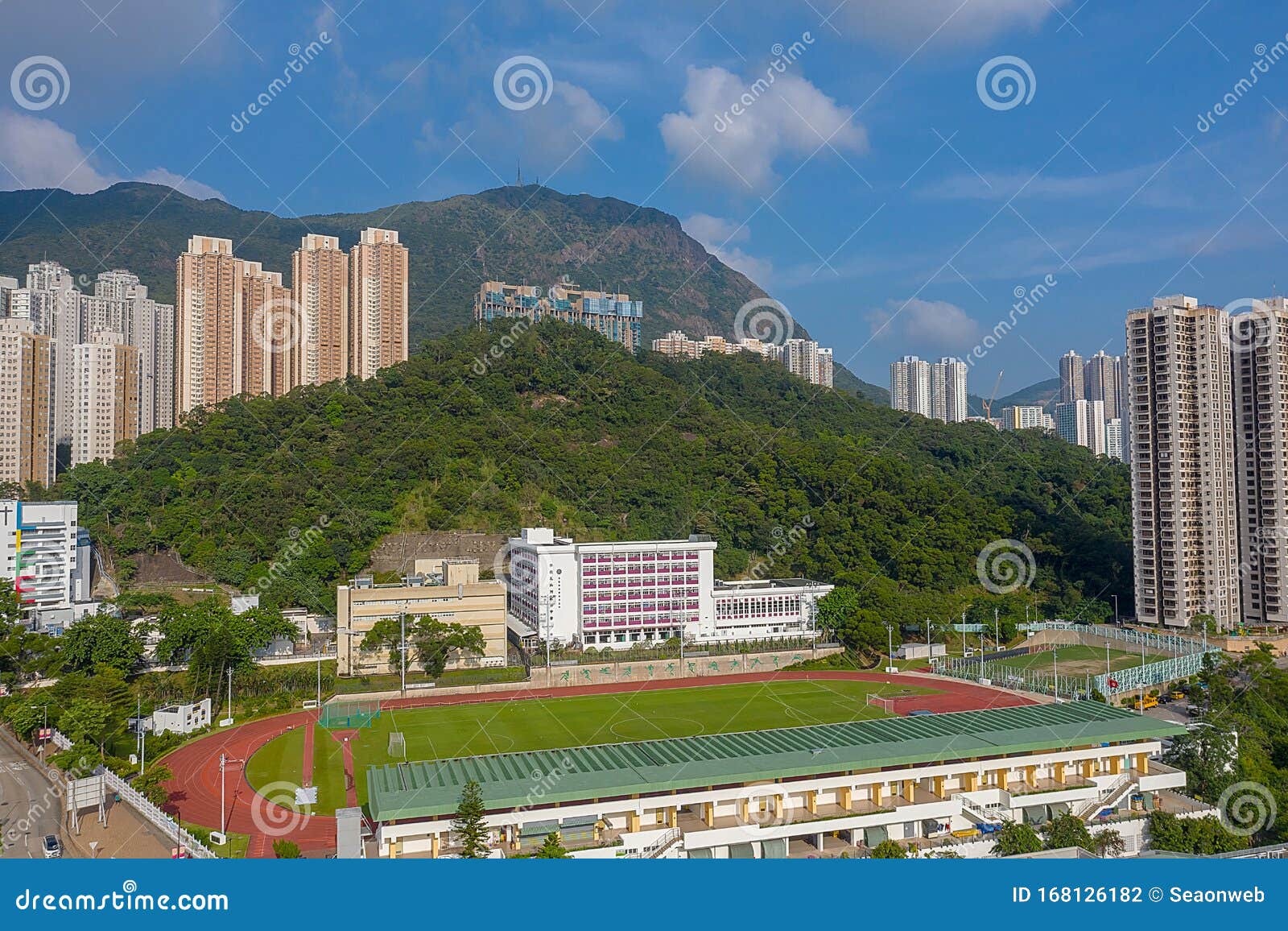 19年10月7日香港锤山道运动场图库摄影片 图片包括有体育运动 足球 运行 竞争 橄榄球 19年10月7日香港锤山道运动场图库摄影片 图片包括有体育运动 足球 运行 竞争 橄榄球