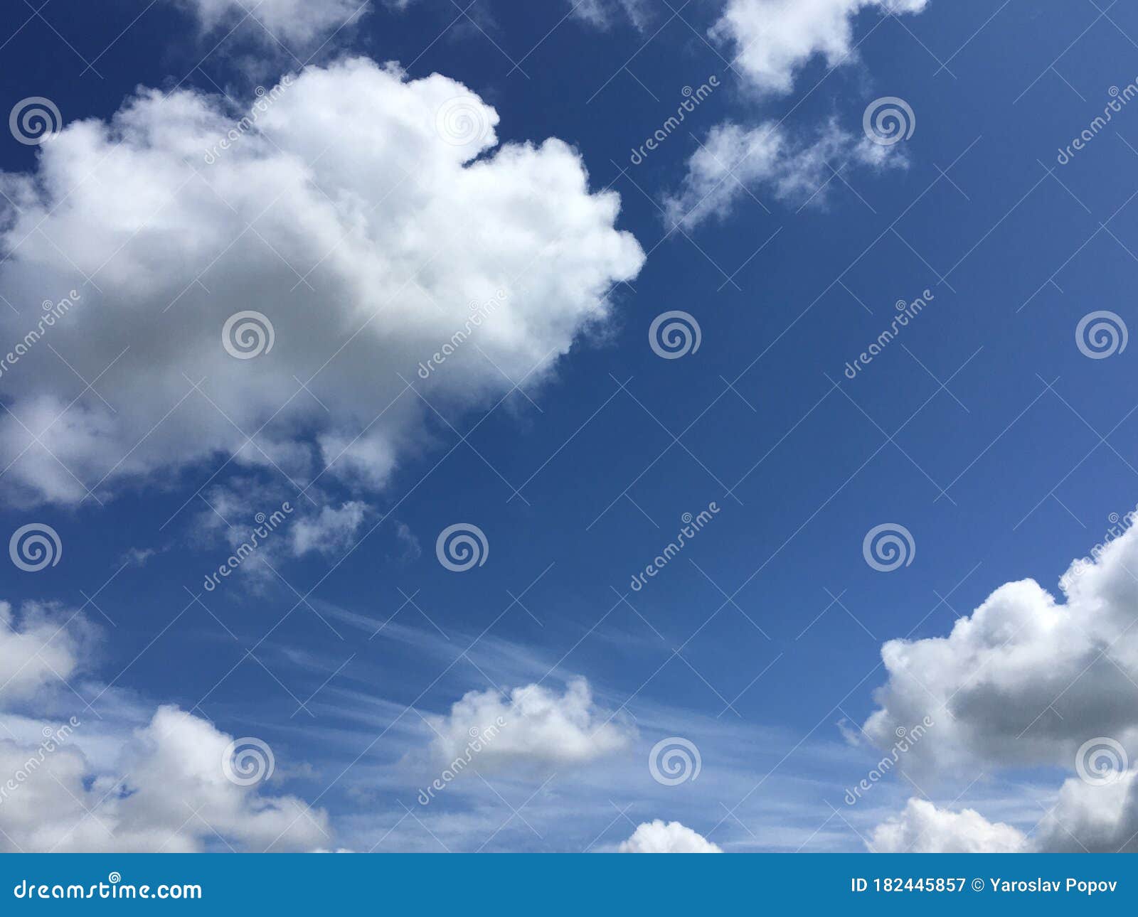 异乎寻常的抽象自然壁纸多云天空库存图片 图片包括有蓝色 结算 极简主义 多云 背包 春天 异乎寻常的抽象自然壁纸多云天空库存图片 图片包括有蓝色 结算 极简主义 多云 背包 春天