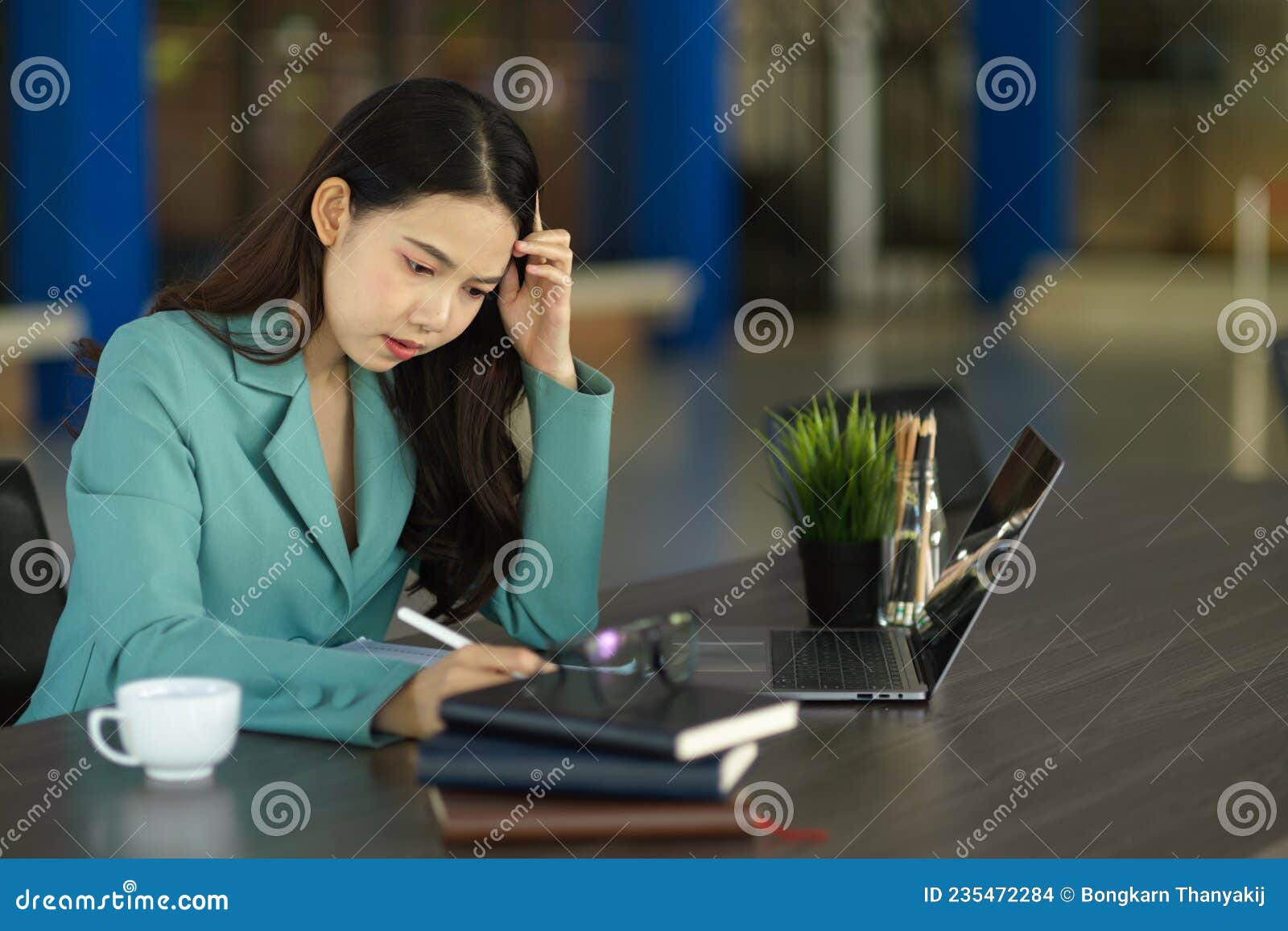 女经理 