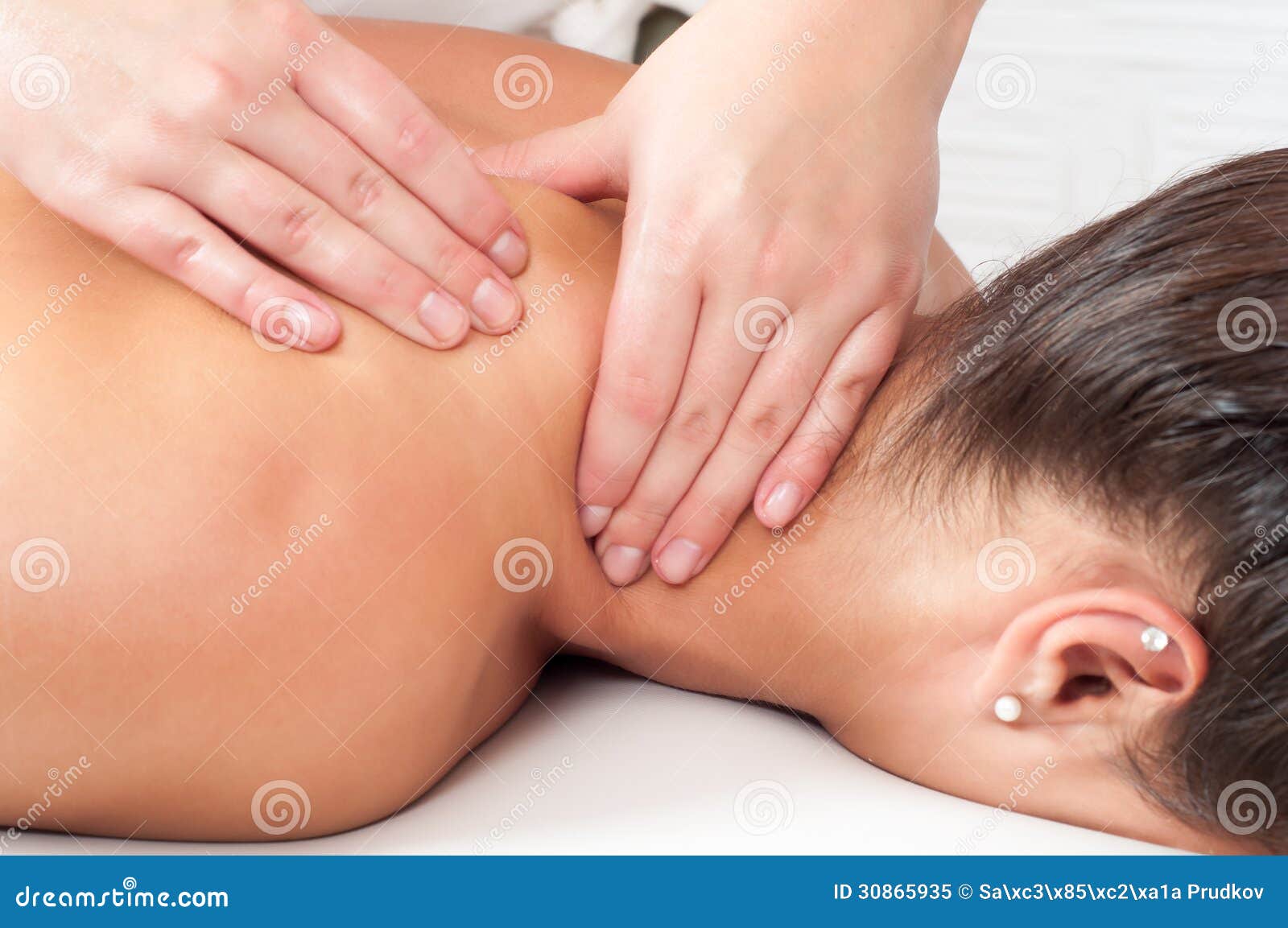массаж спины грудью фото 27