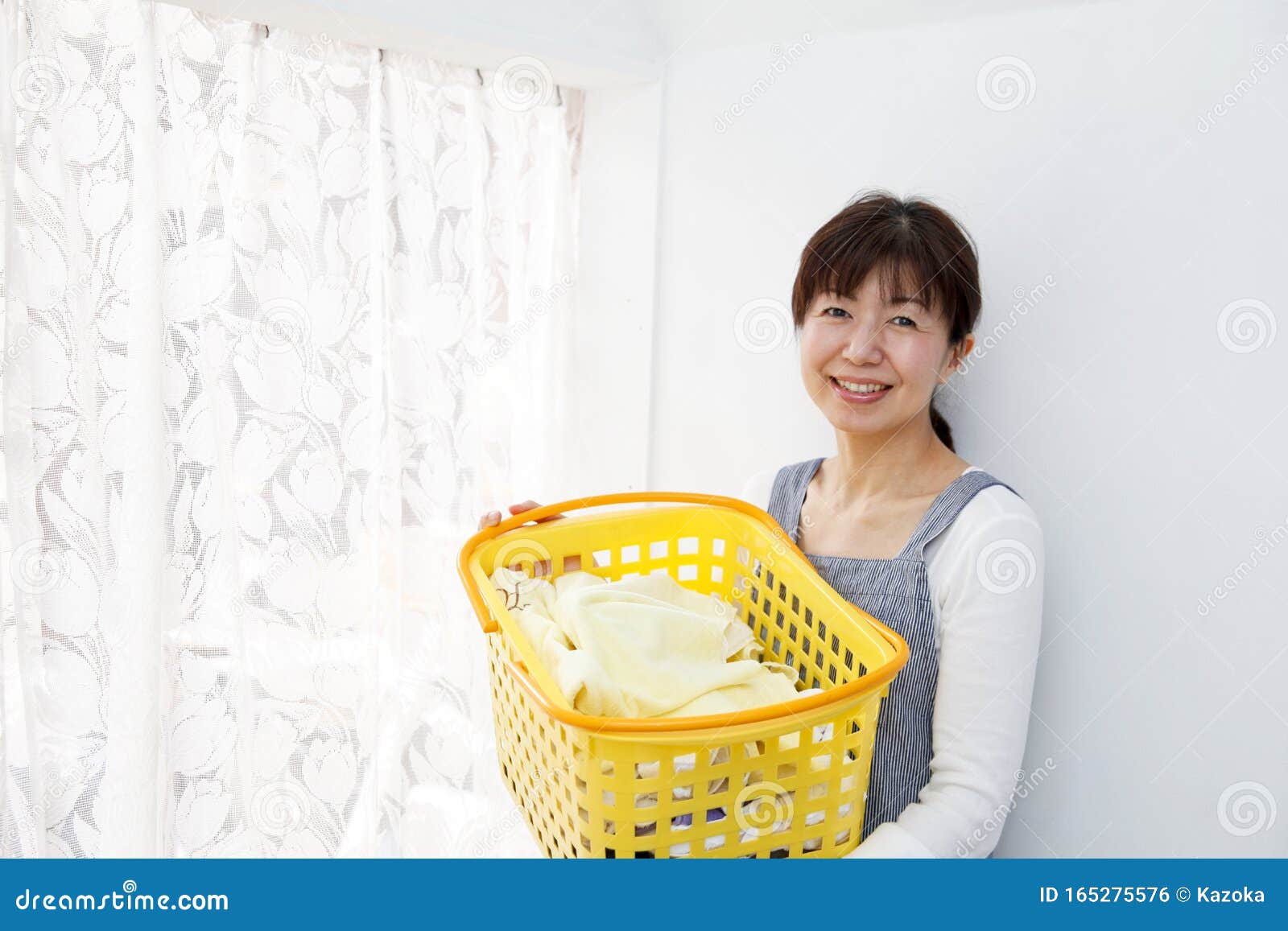 快乐的日本中产女性 40多岁的家庭主妇库存照片 图片包括有日本 日语 乐趣 愉快 鞋带 快乐的日本中产女性 40多岁的家庭主妇库存照片 图片包括有日本 日语 乐趣 愉快 鞋带