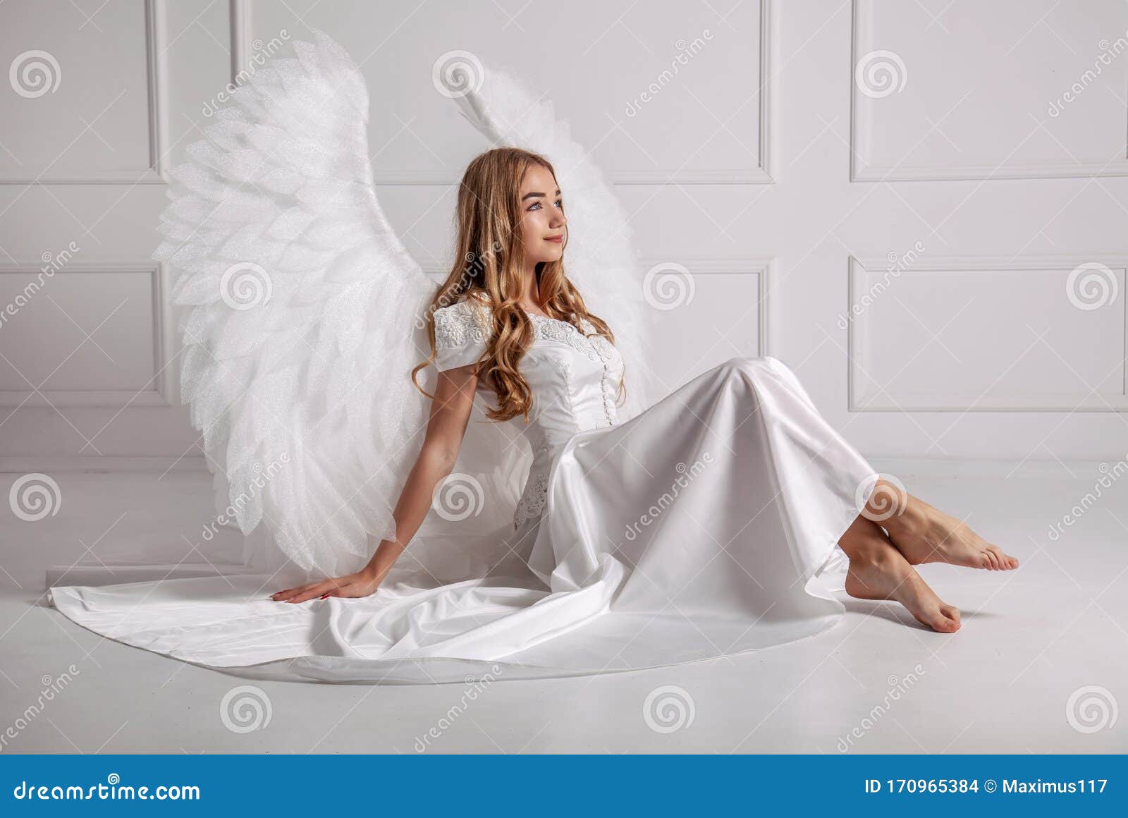 戴着天使翅膀的白裙女孩库存照片 图片包括有可爱 豪华 内部 魅力 善良 基督教 天使 戴着天使翅膀的白裙女孩库存照片 图片包括有可爱 豪华 内部 魅力 善良 基督教 天使