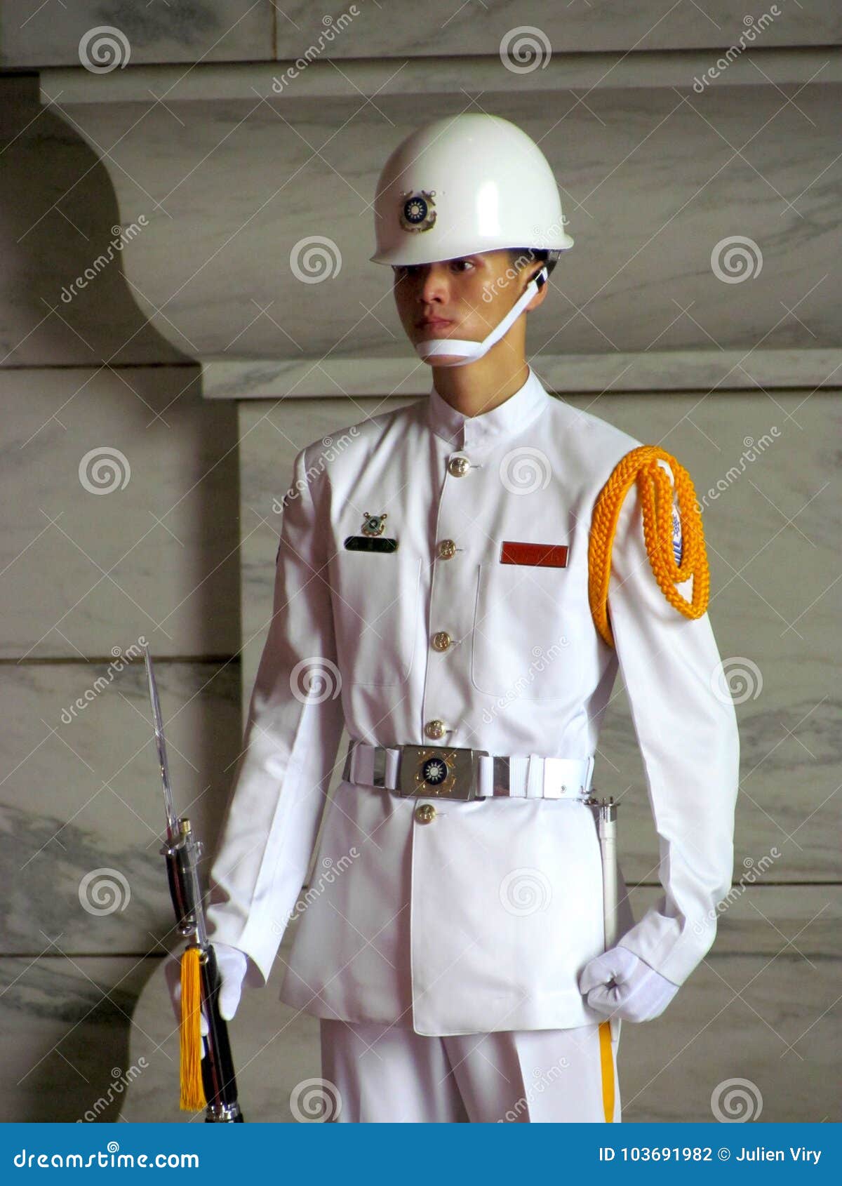 改变的卫兵在全国中正纪念堂图库摄影片 图片包括有男人 人们 纪念 大厅 强制 游人 首演 改变的卫兵在全国中正纪念堂图库摄影片 图片包括有男人 人们 纪念 大厅 强制 游人 首演
