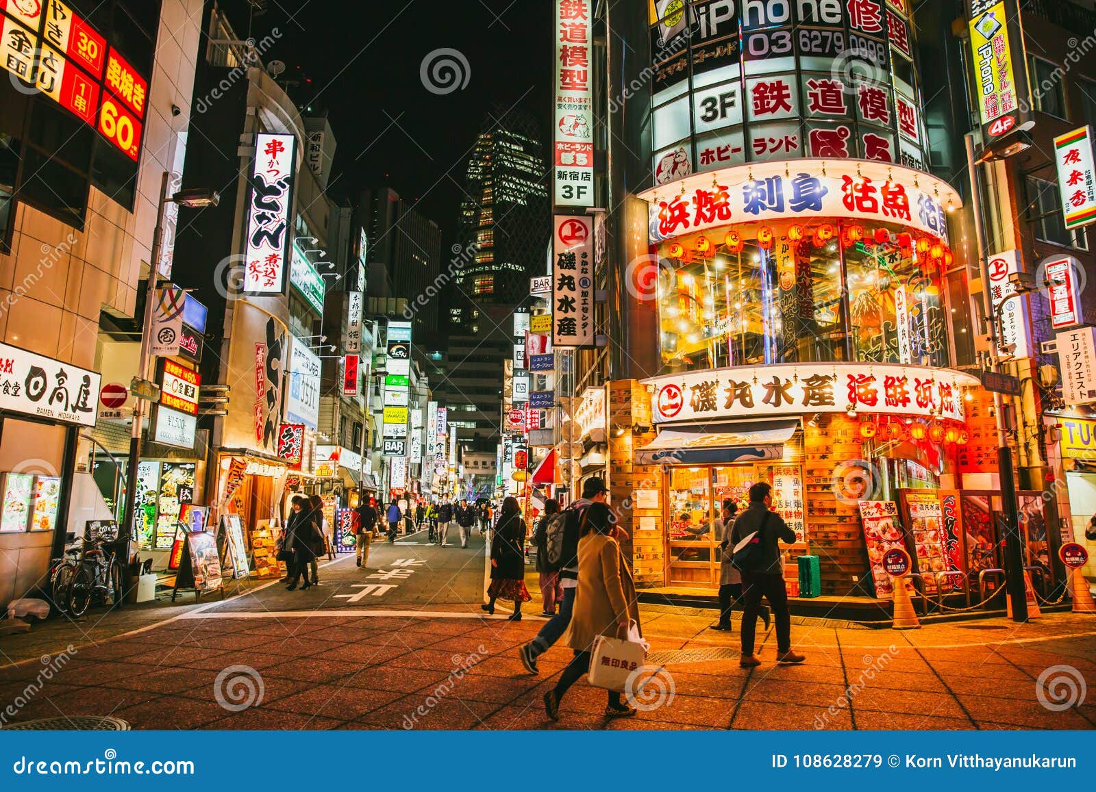 新宿夜五颜六色的广告牌购物街道编辑类库存图片 图片包括有 新宿夜五颜六色的广告牌购物街道编辑类库存图片 图片包括有