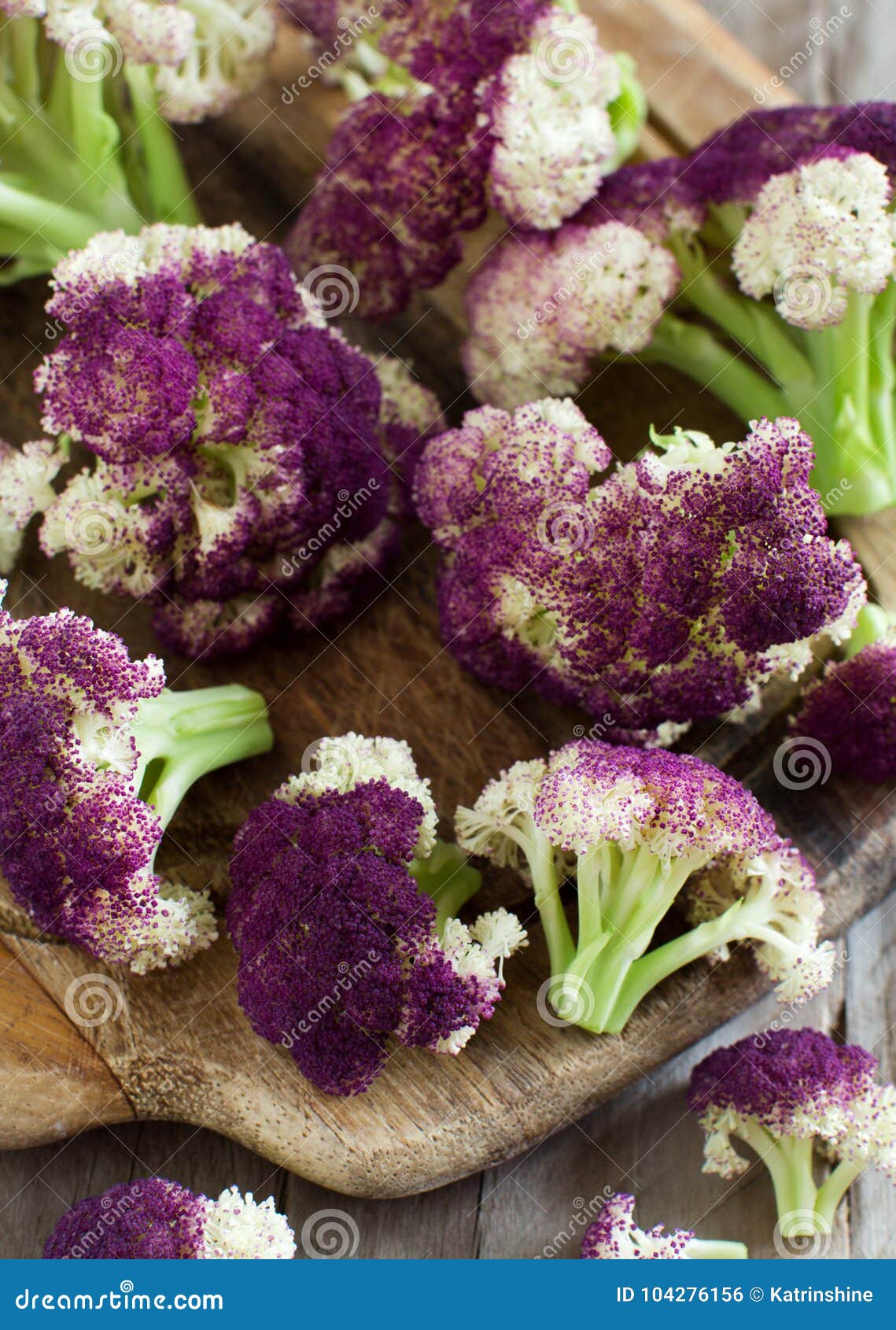 新鲜的未加工的紫色花椰菜库存照片 图片包括有饮食 营养 沙拉 食物 特写镜头 鲜美 未煮过 新鲜的未加工的紫色花椰菜库存照片 图片包括有饮食 营养 沙拉 食物 特写镜头 鲜美 未煮过