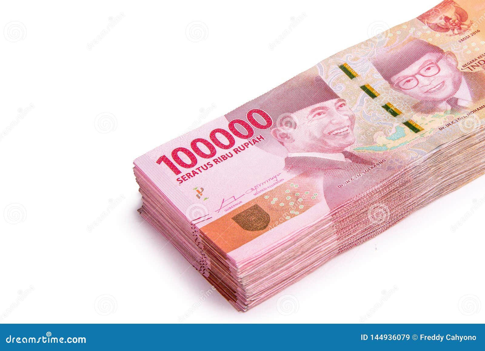 65+ 图片 印尼 盾 新的 37 新100的关闭000个(;被堆积的印尼盾票据库存图片- 图片包括有编号, 广告牌: 144936079