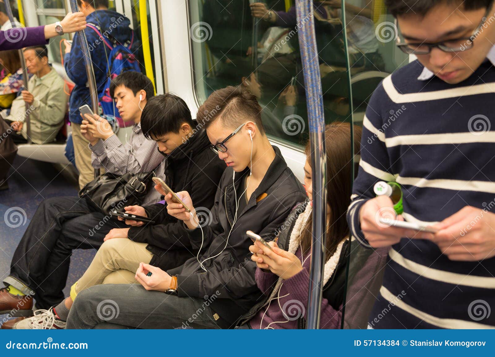 旅行在地铁的人们在香港编辑类库存图片 图片包括有旅行在地铁的人们在香港