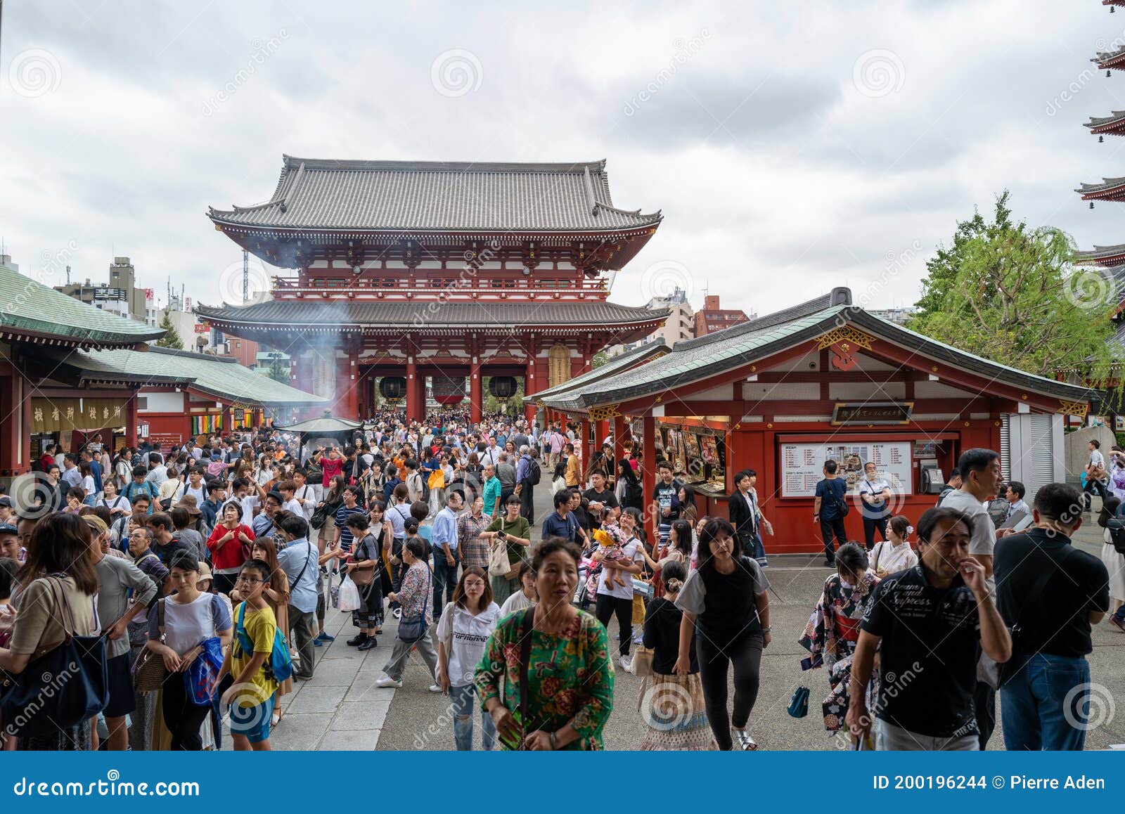 日本东京 19年9月22日 背景中有神社的浅草拥挤地区编辑类库存图片 图片包括有灯笼 东方 日本东京 19年9月22日 背景中有神社的浅草拥挤地区编辑类库存图片 图片包括有灯笼 东方
