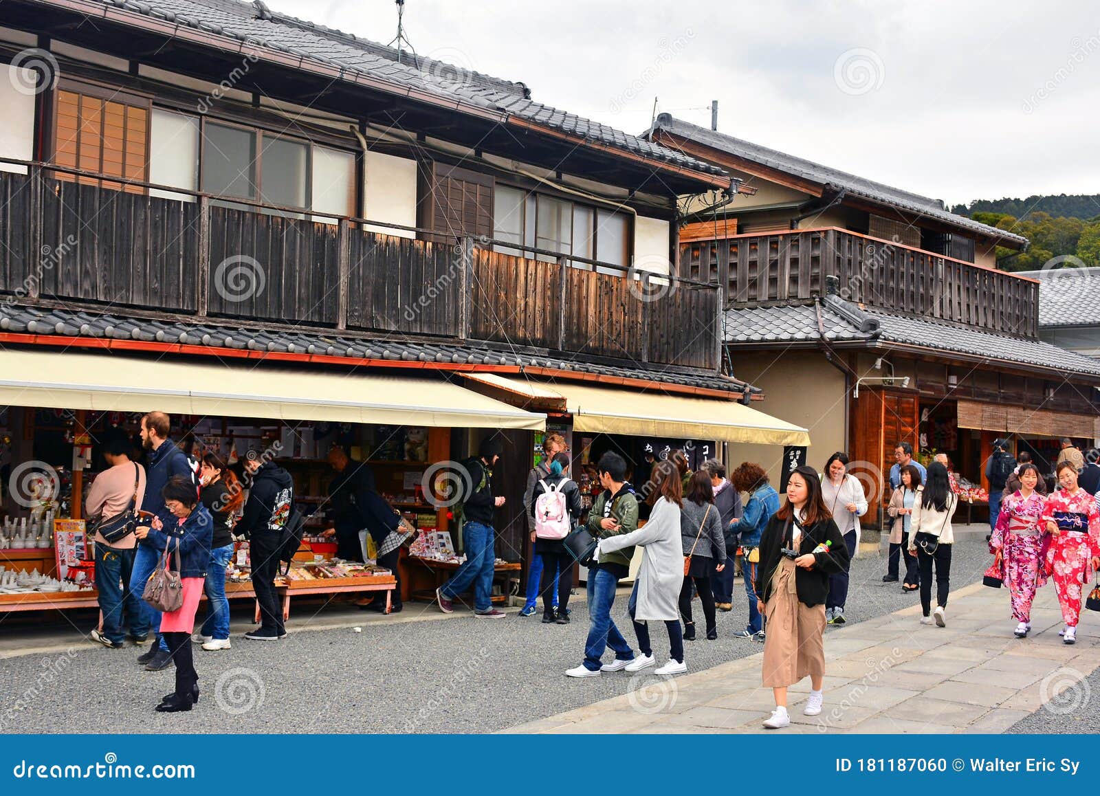日本京都伏见稻作大社纪念品商店编辑类图片 图片包括有旅行 界面 礼品 纪念品 行程 花托 日本京都伏见稻作大社纪念品商店编辑类图片 图片包括有旅行 界面 礼品 纪念品 行程 花托